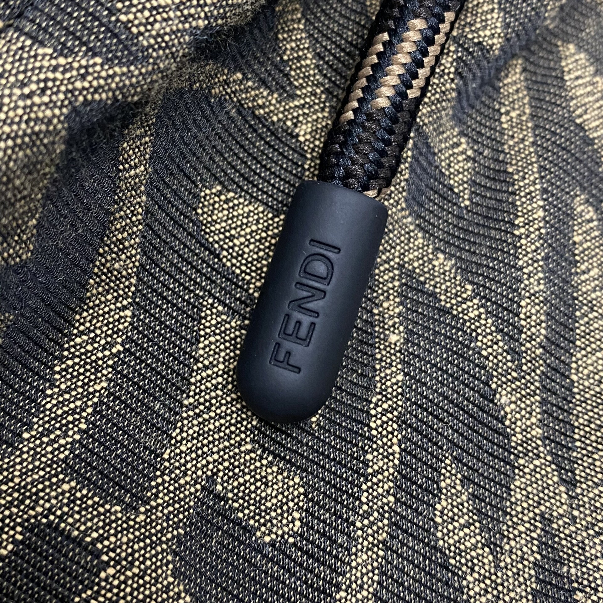 Short Fendi Monograma