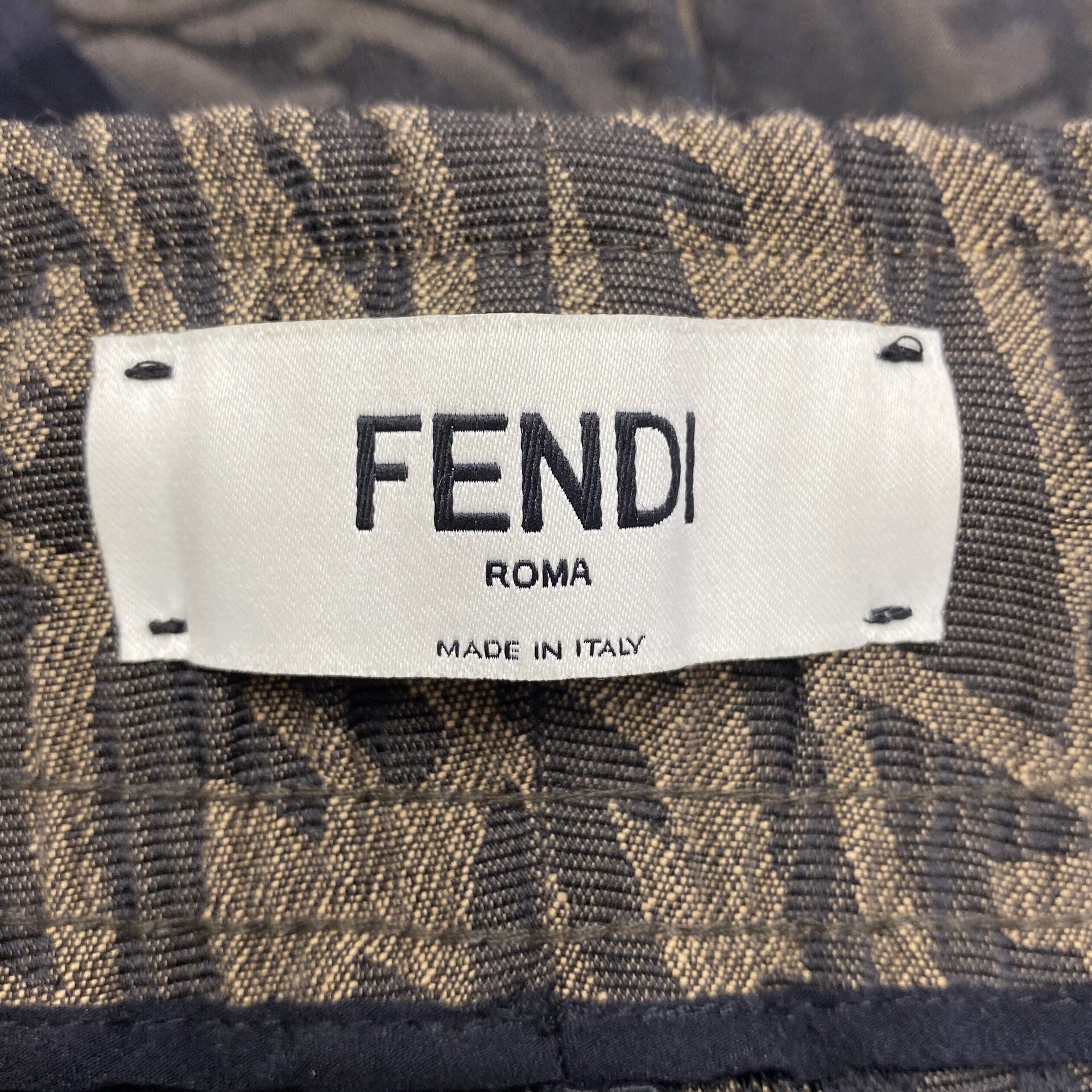 Short Fendi Monograma