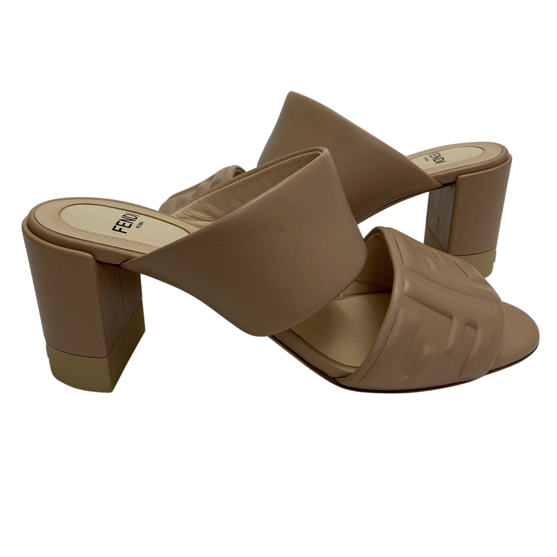 Sandália Fendi FF Nude