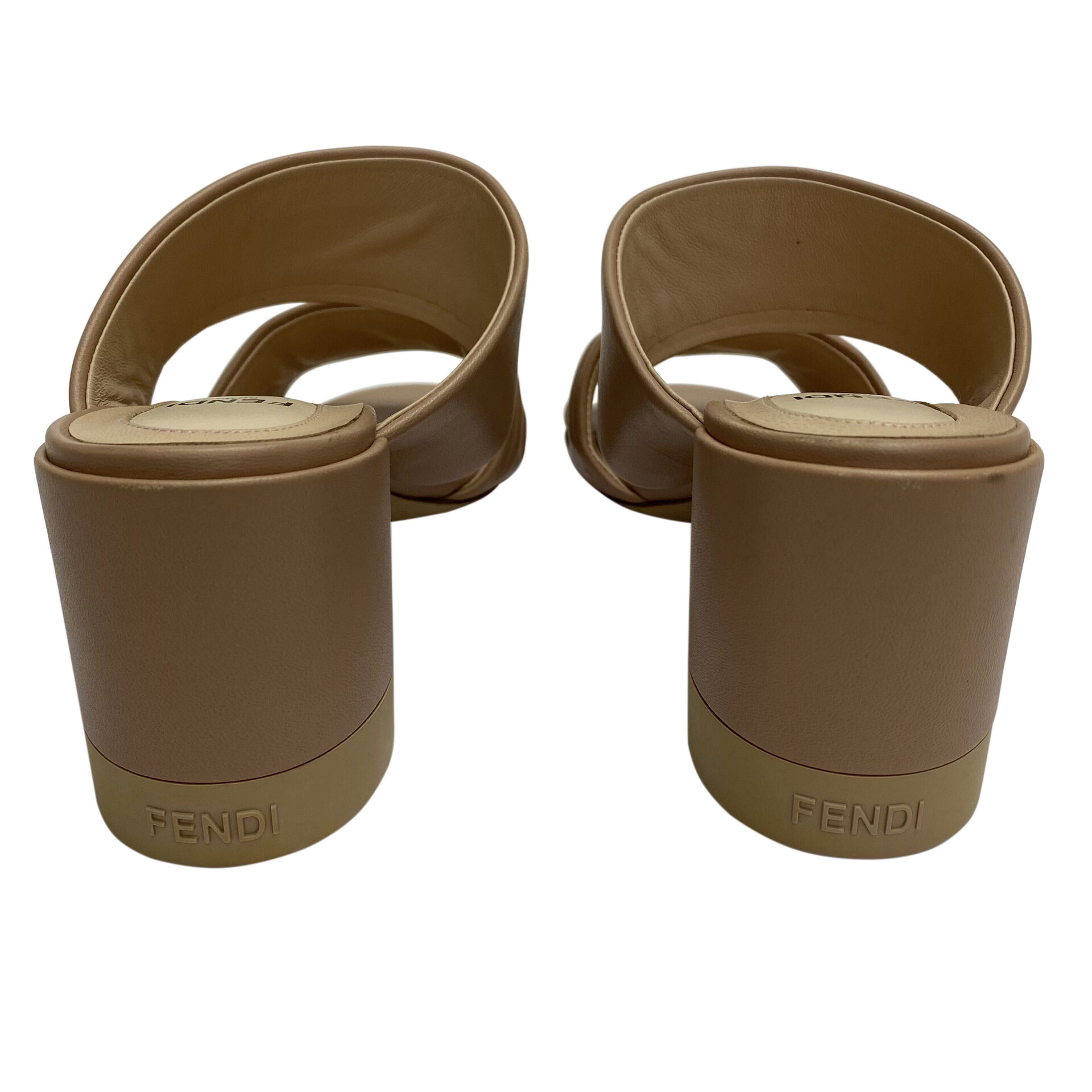 Sandália Fendi FF Nude