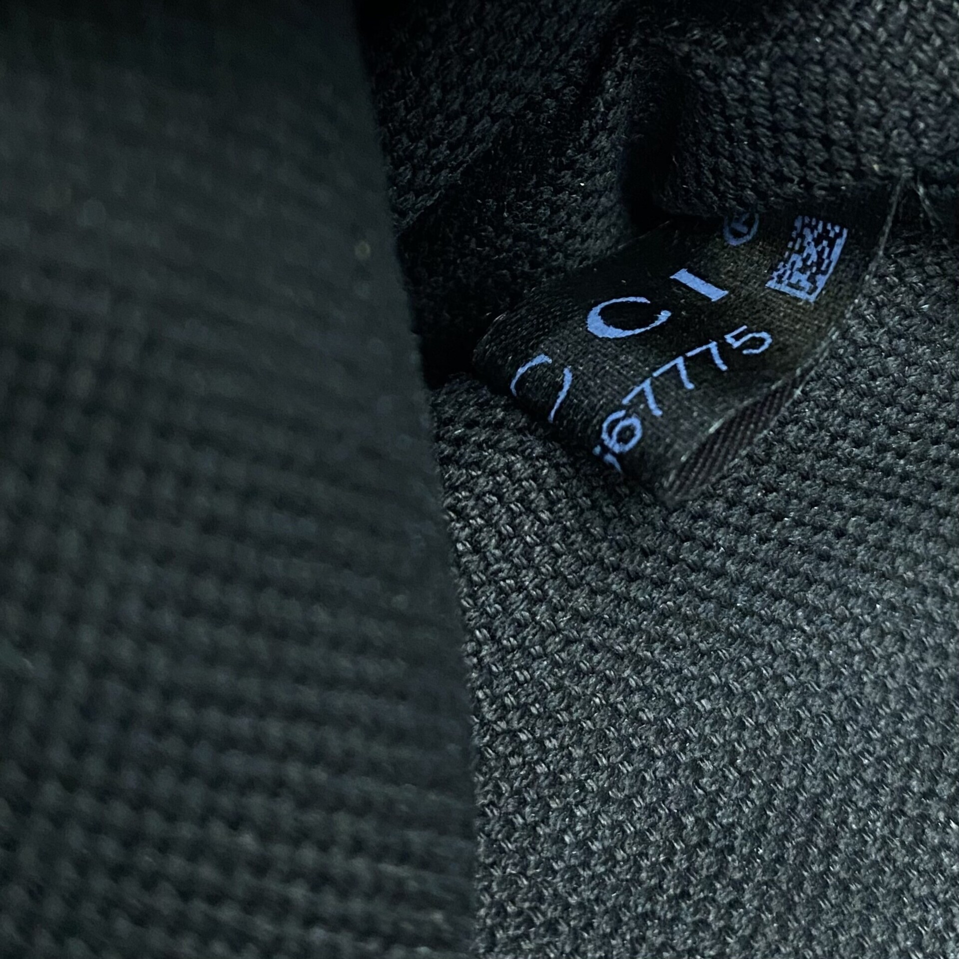 Clutch Gucci Stirrup Brocada