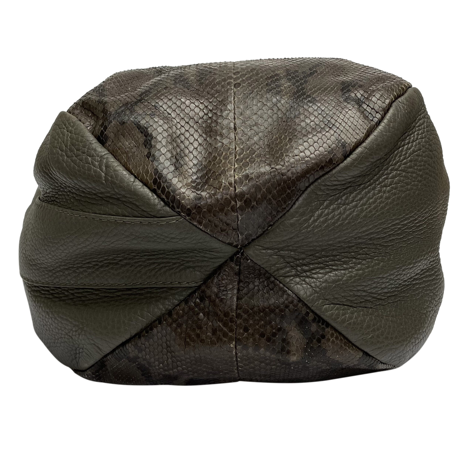 Bolsa Gucci Hobo Cinza Píton