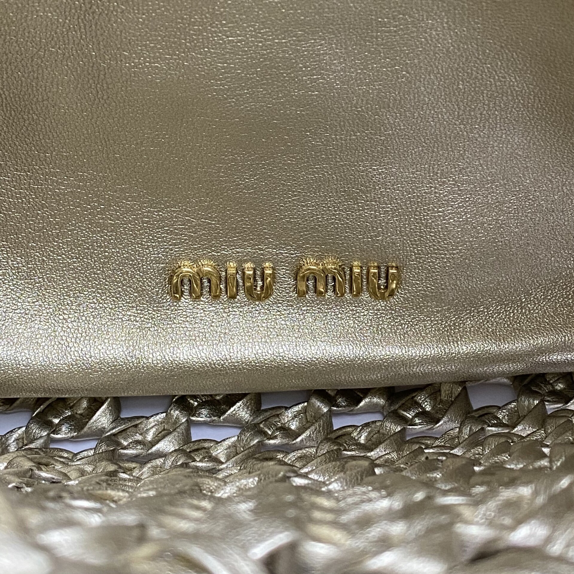 Bolsa Miu Miu Macramê Couro Metalizado