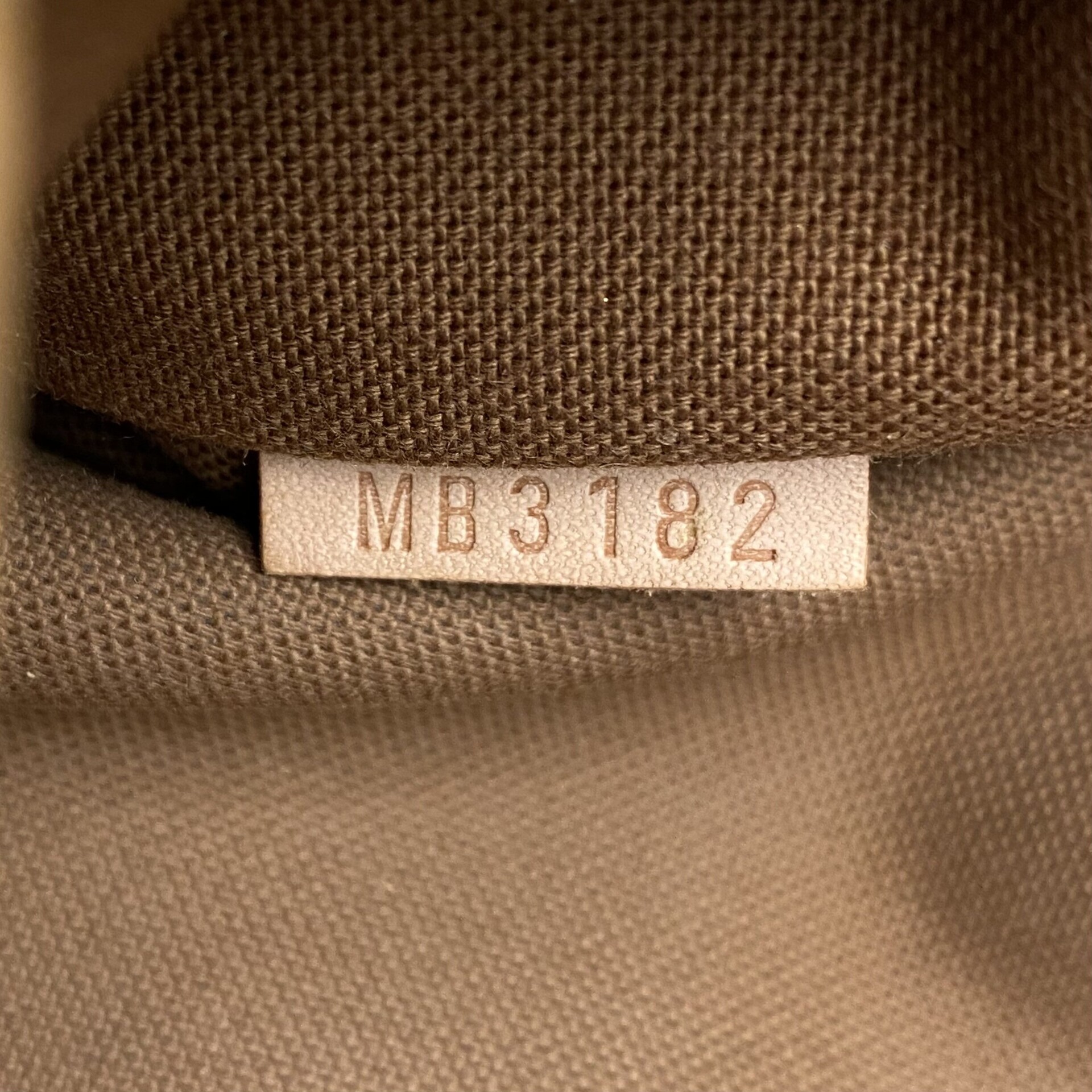 Bolsa Louis Vuitton Saumur Monograma