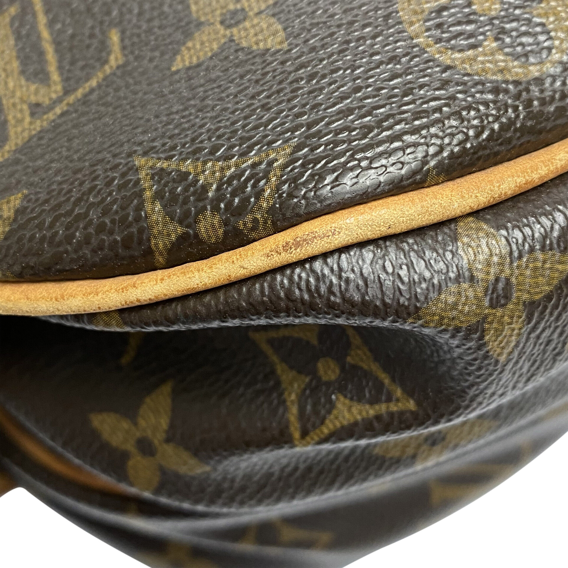 Bolsa Louis Vuitton Saumur Monograma