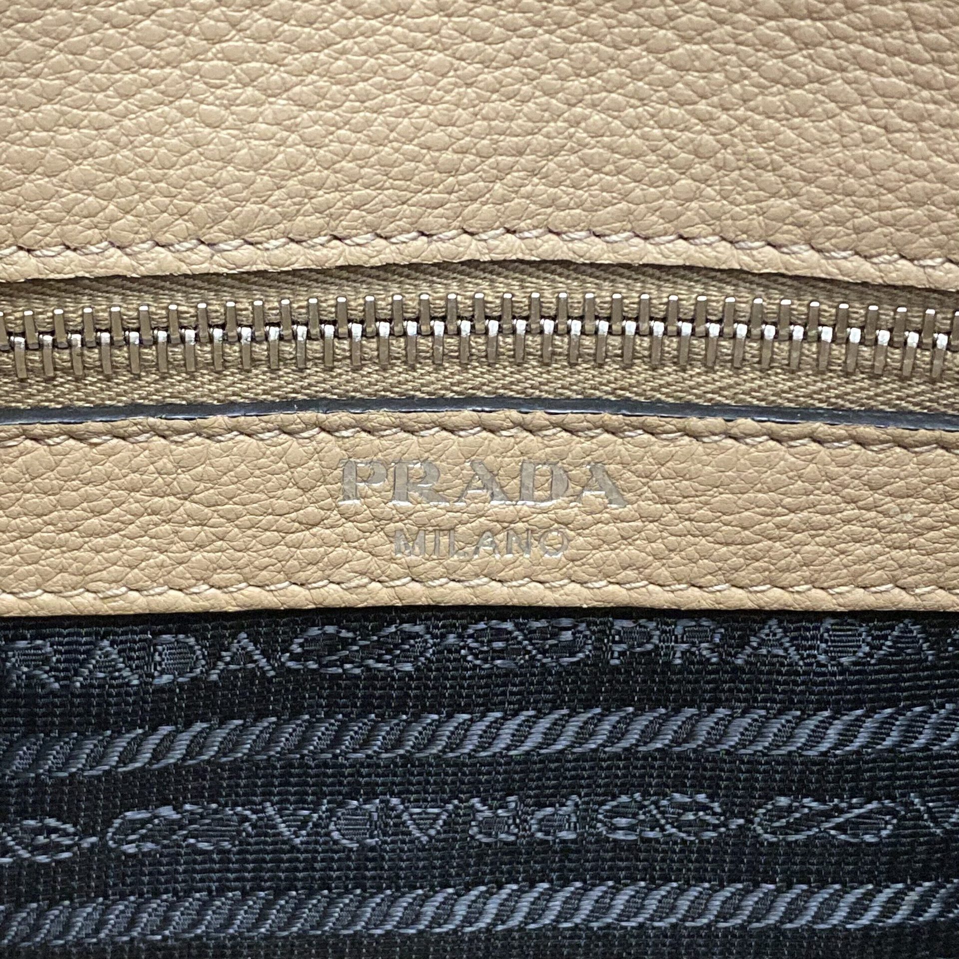 Bolsa Prada Couro Bege