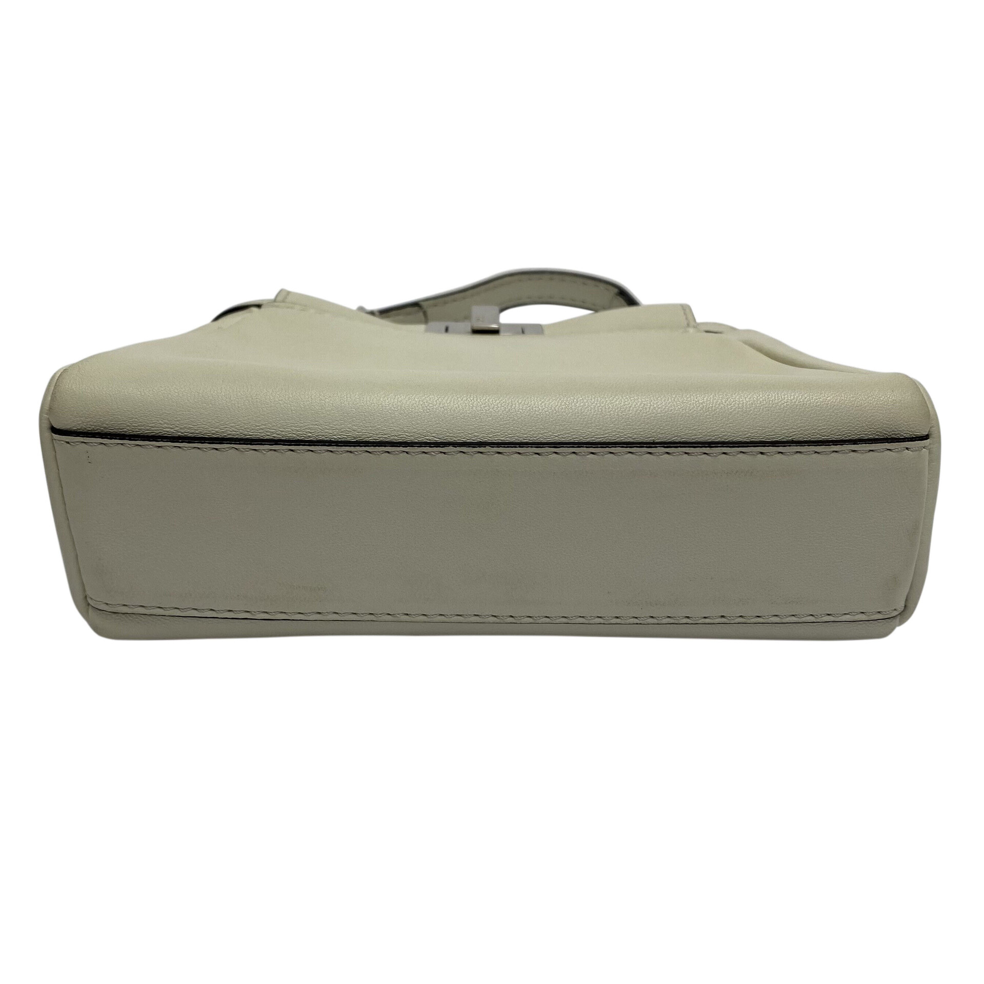 Bolsa Fendi Micro Peekaboo Off White