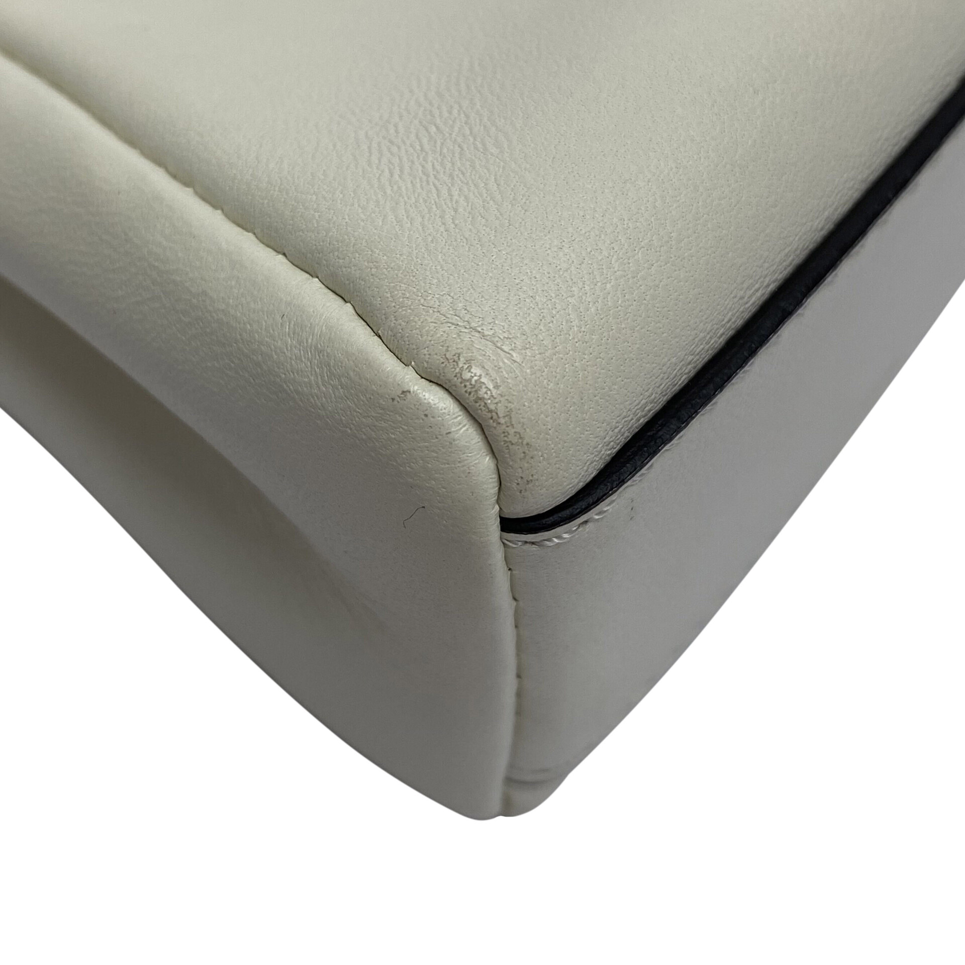 Bolsa Fendi Micro Peekaboo Off White