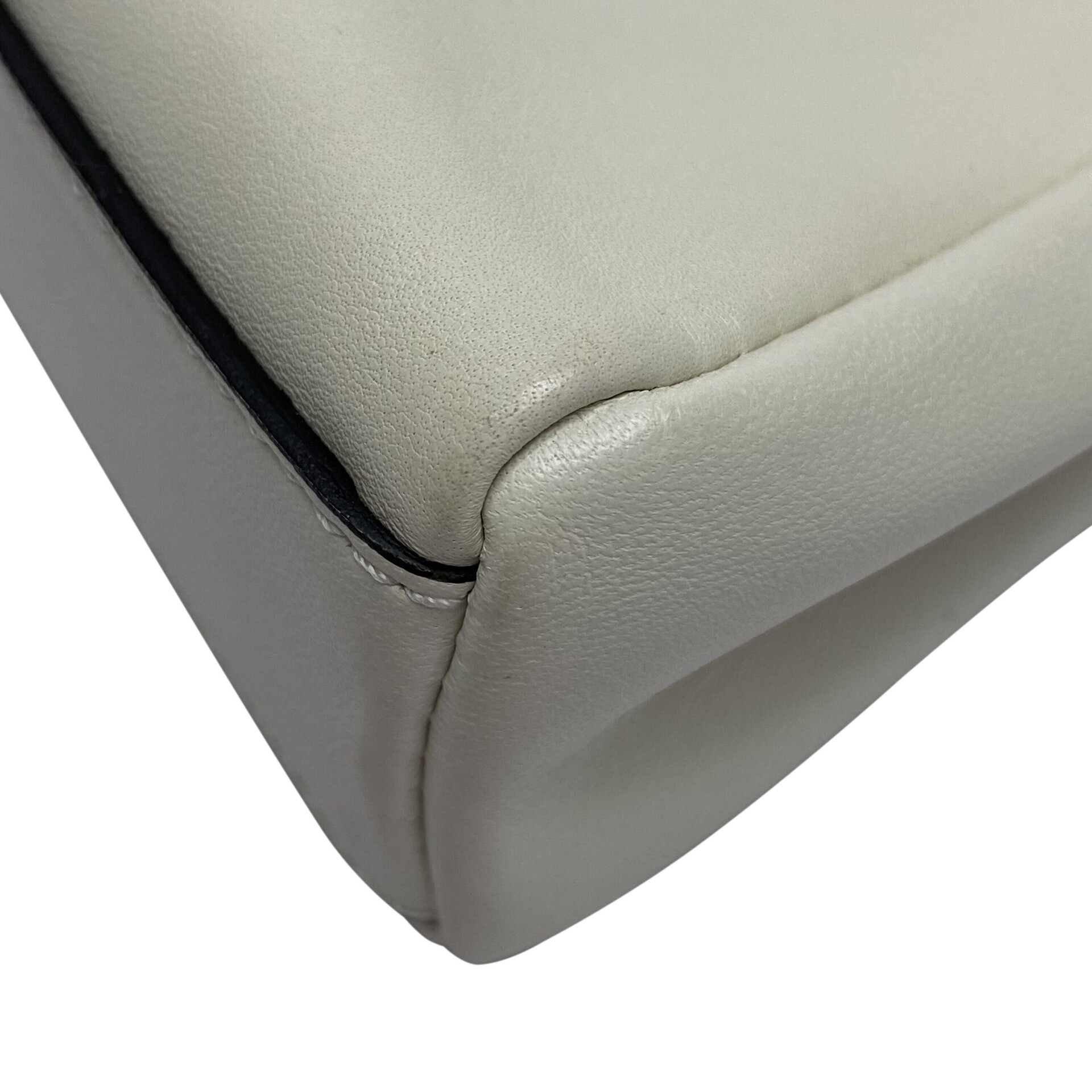 Bolsa Fendi Micro Peekaboo Off White