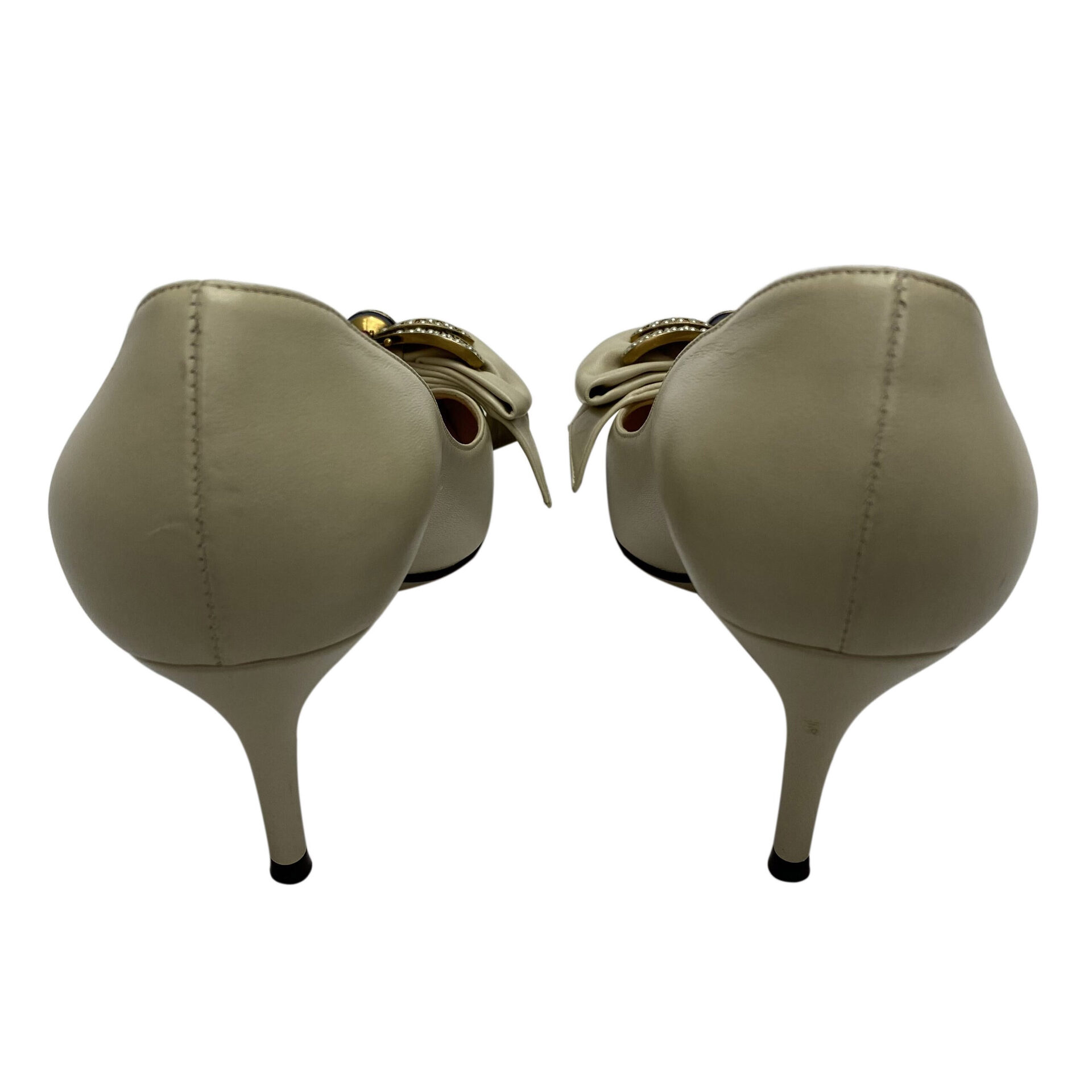 Scarpin Gucci Bee Off White