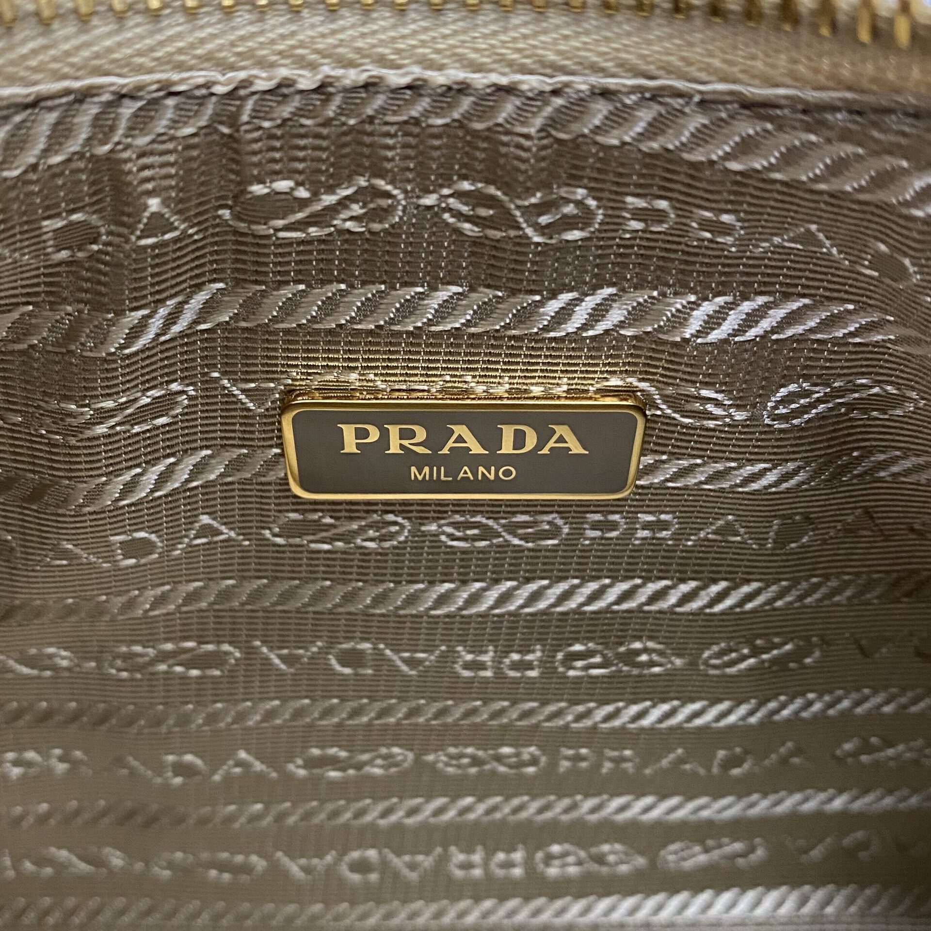 Bolsa Prada Re-Edition 2000