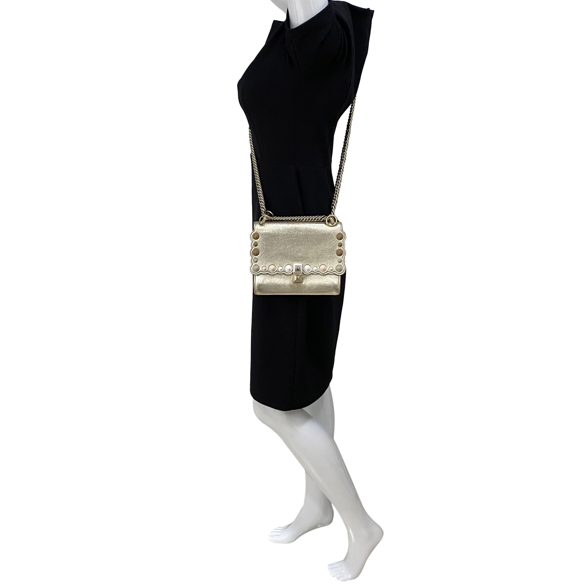 Bolsa Fendi Kan I Dourada