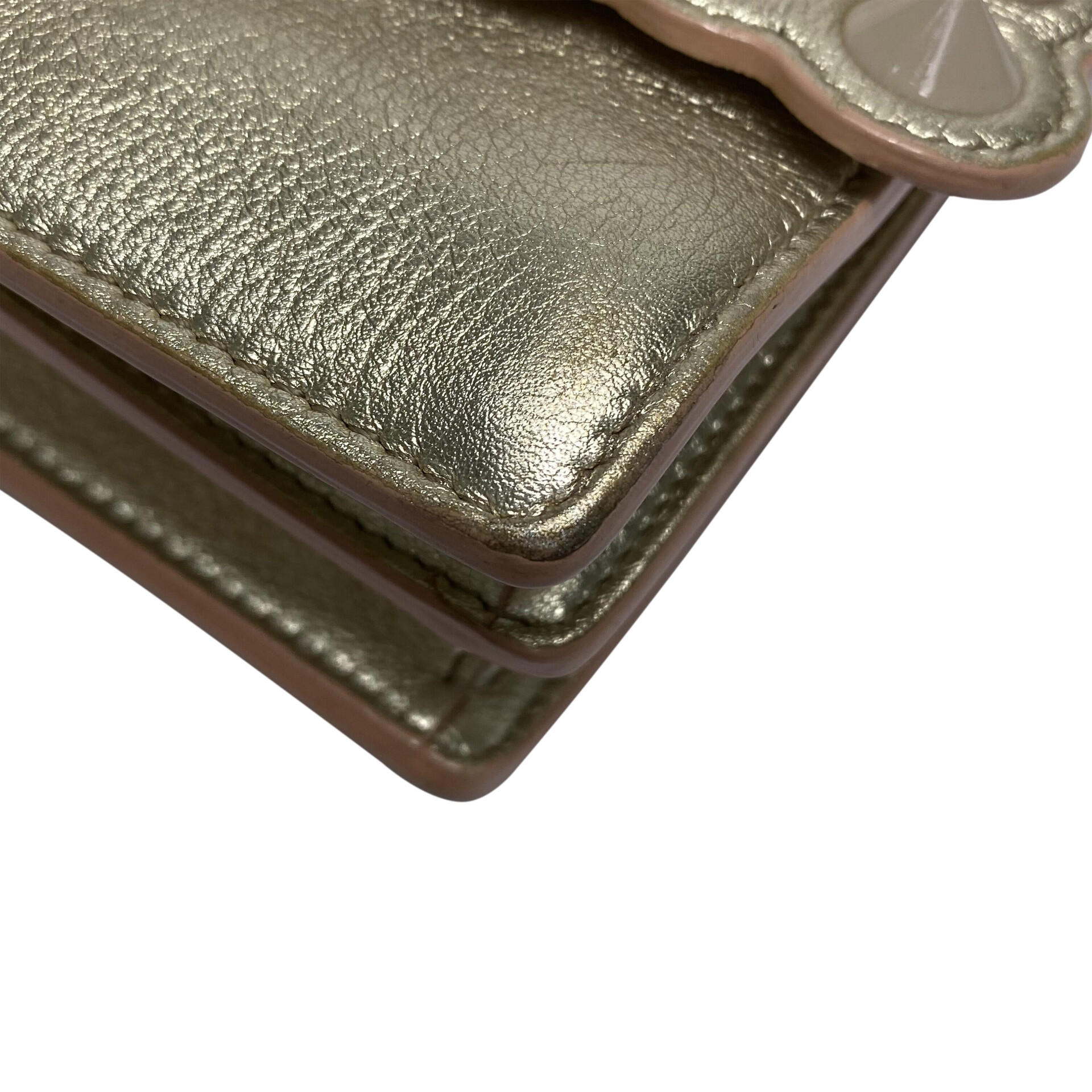 Bolsa Fendi Kan I Dourada