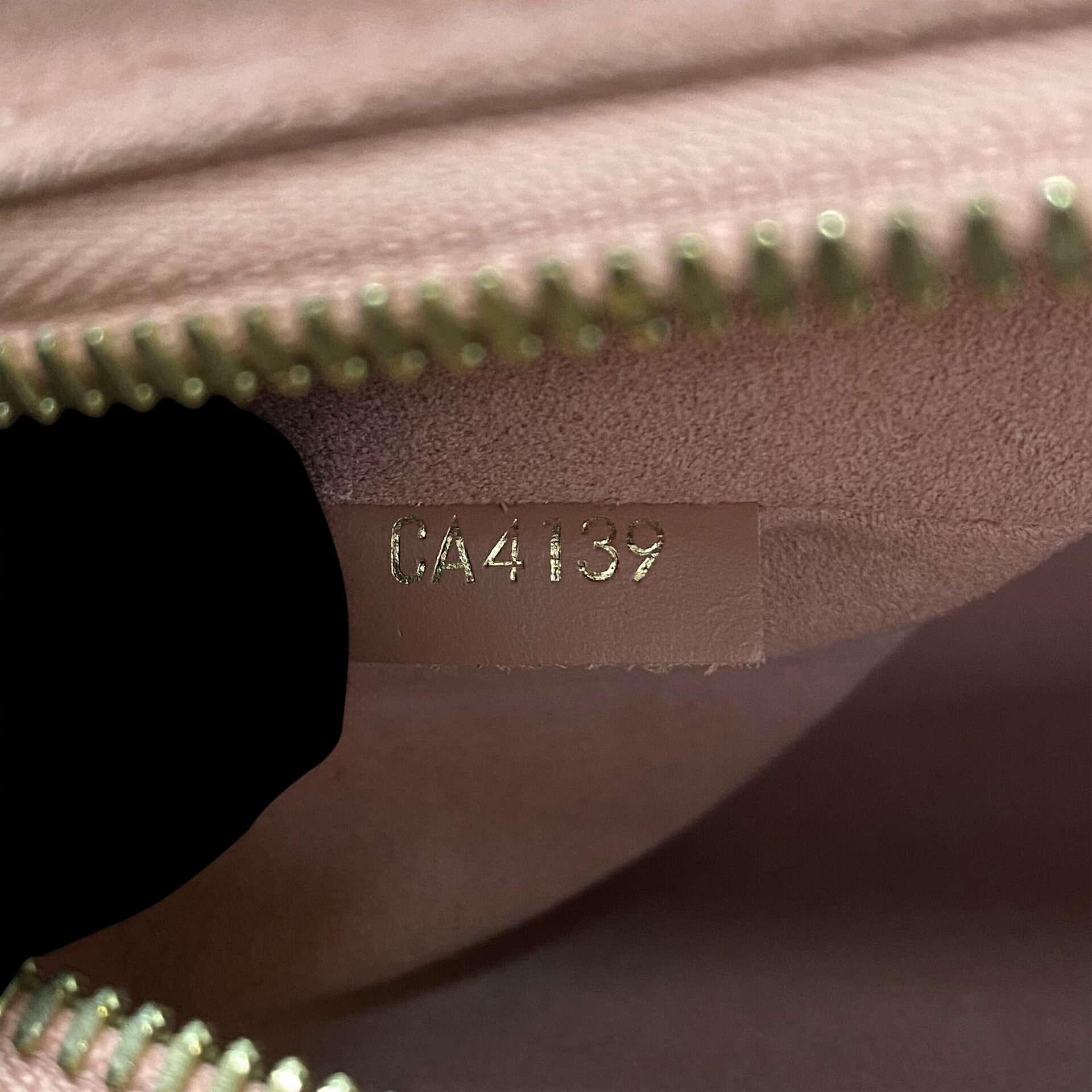 Bolsa Louis Vuitton Soufflot Monograma