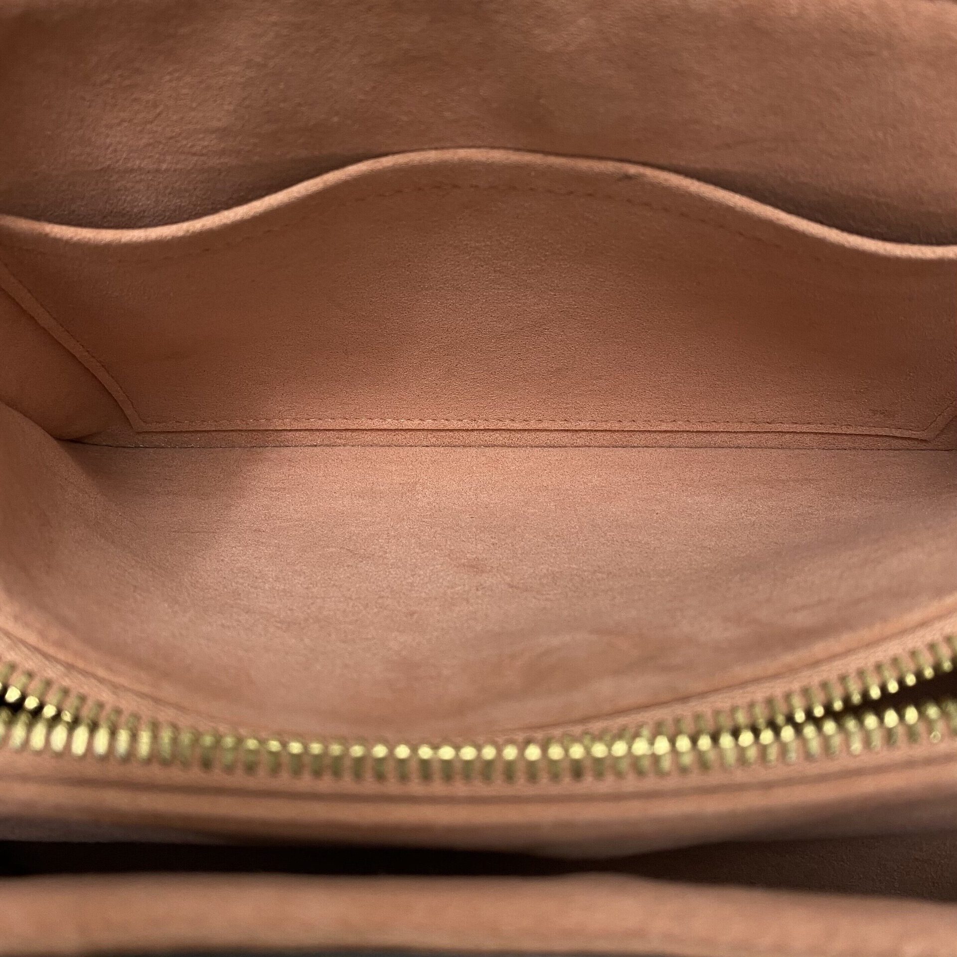 Bolsa Louis Vuitton Soufflot Monograma