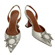 Scarpin Amina Muaddi Begum Branco