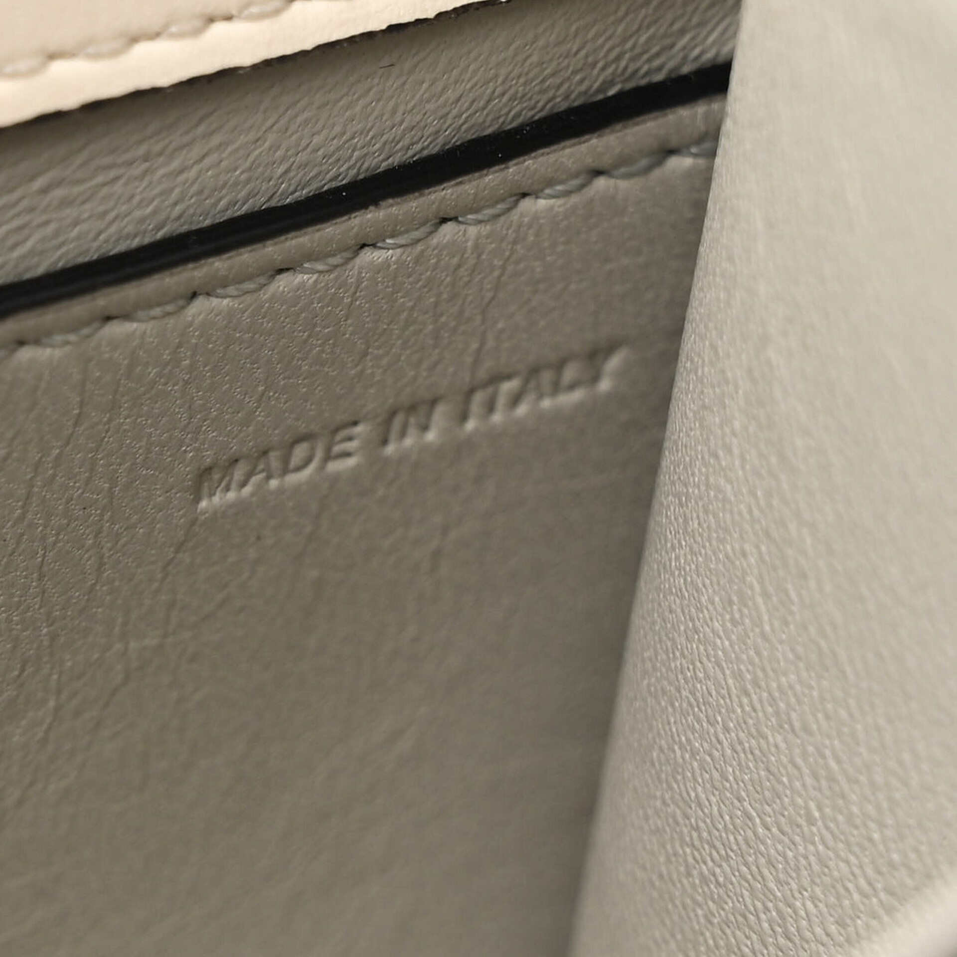 Bolsa Valentino Garavani Locò Tiracolo Off White