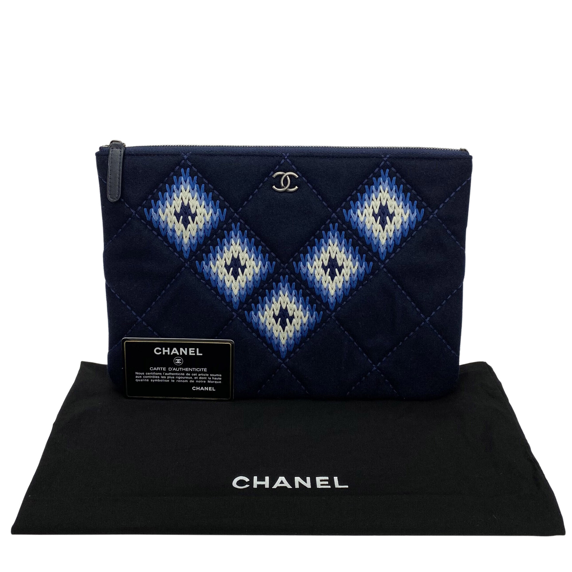 Clutch Chanel O-Case Felt