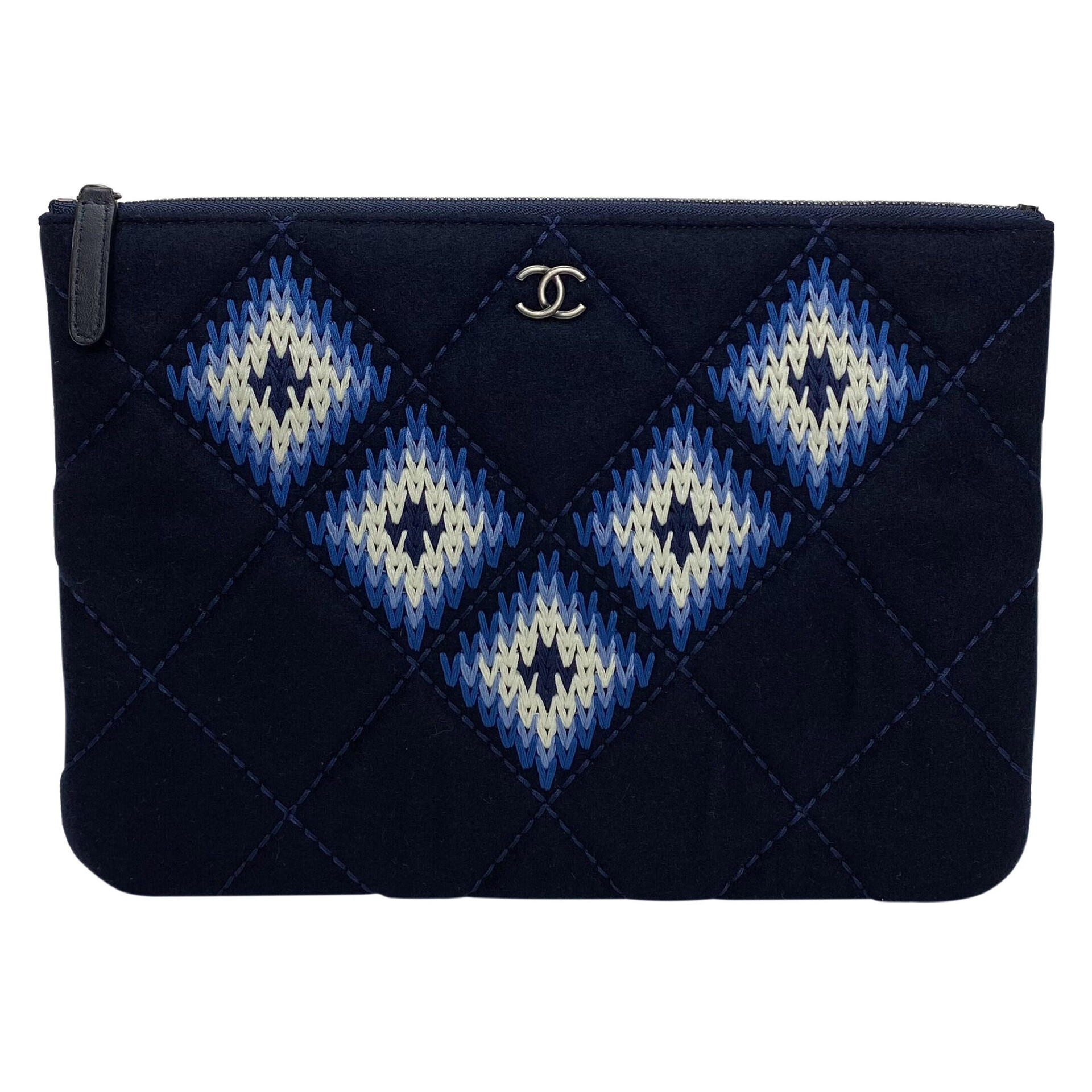 Clutch Chanel O-Case Felt