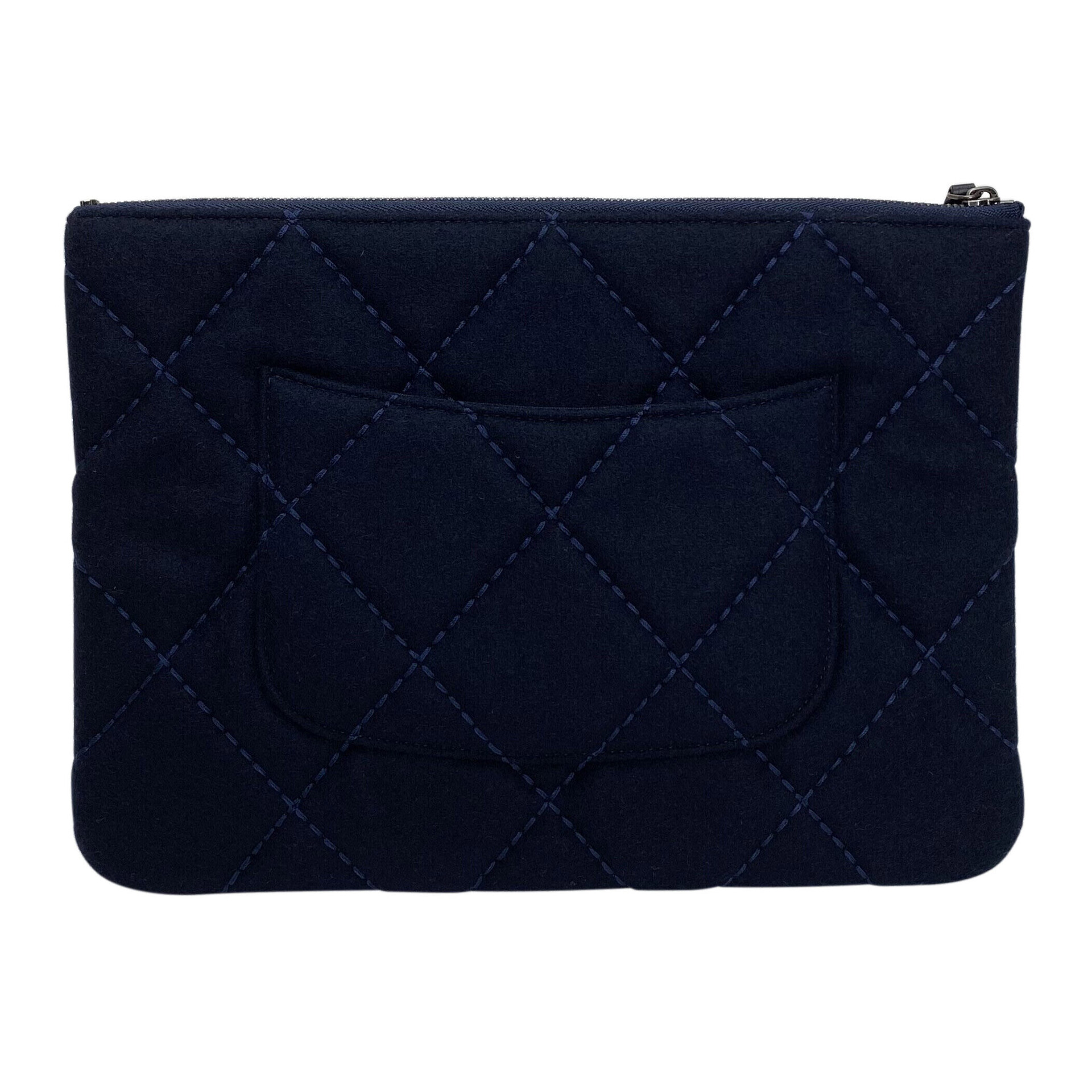 Clutch Chanel O-Case Felt