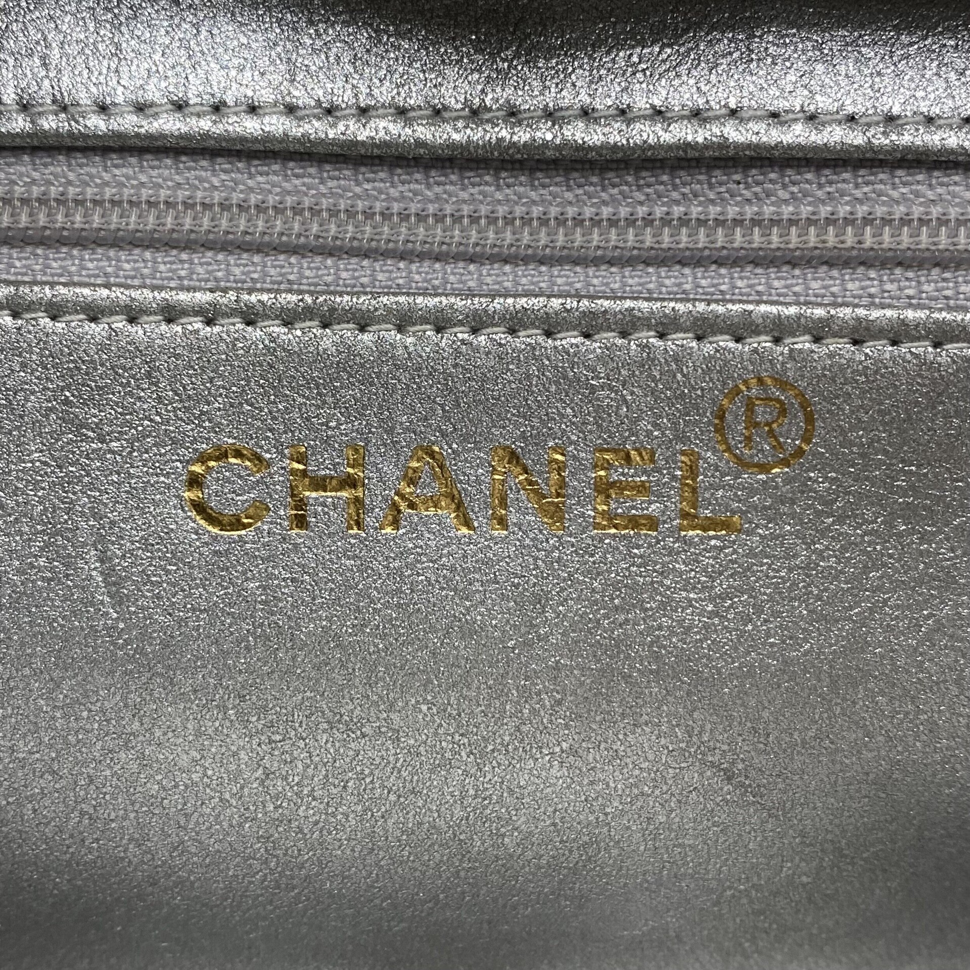 Clutch Chanel Mini Silver Wristlet
