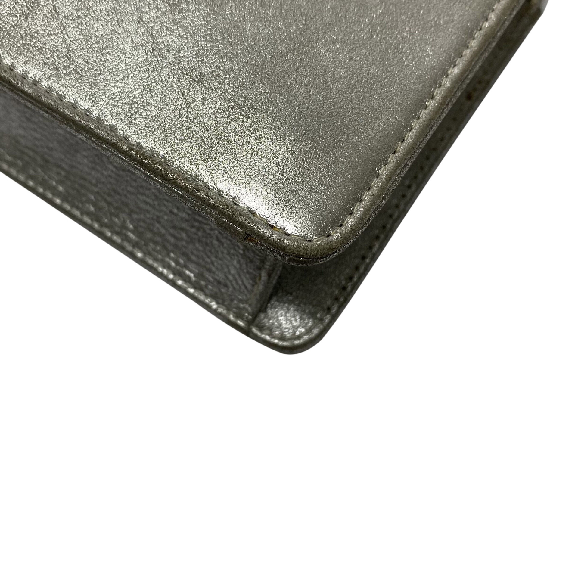 Clutch Chanel Mini Silver Wristlet