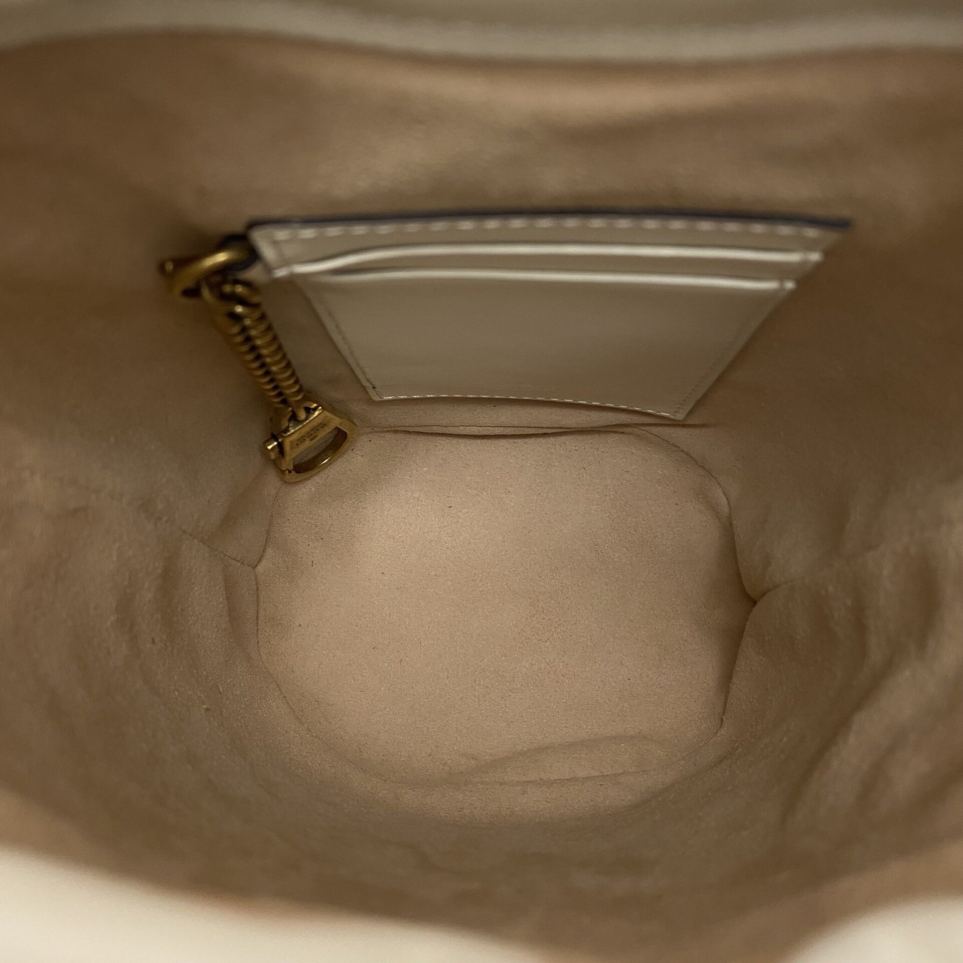 Bolsa Gucci Bucket GG Off White