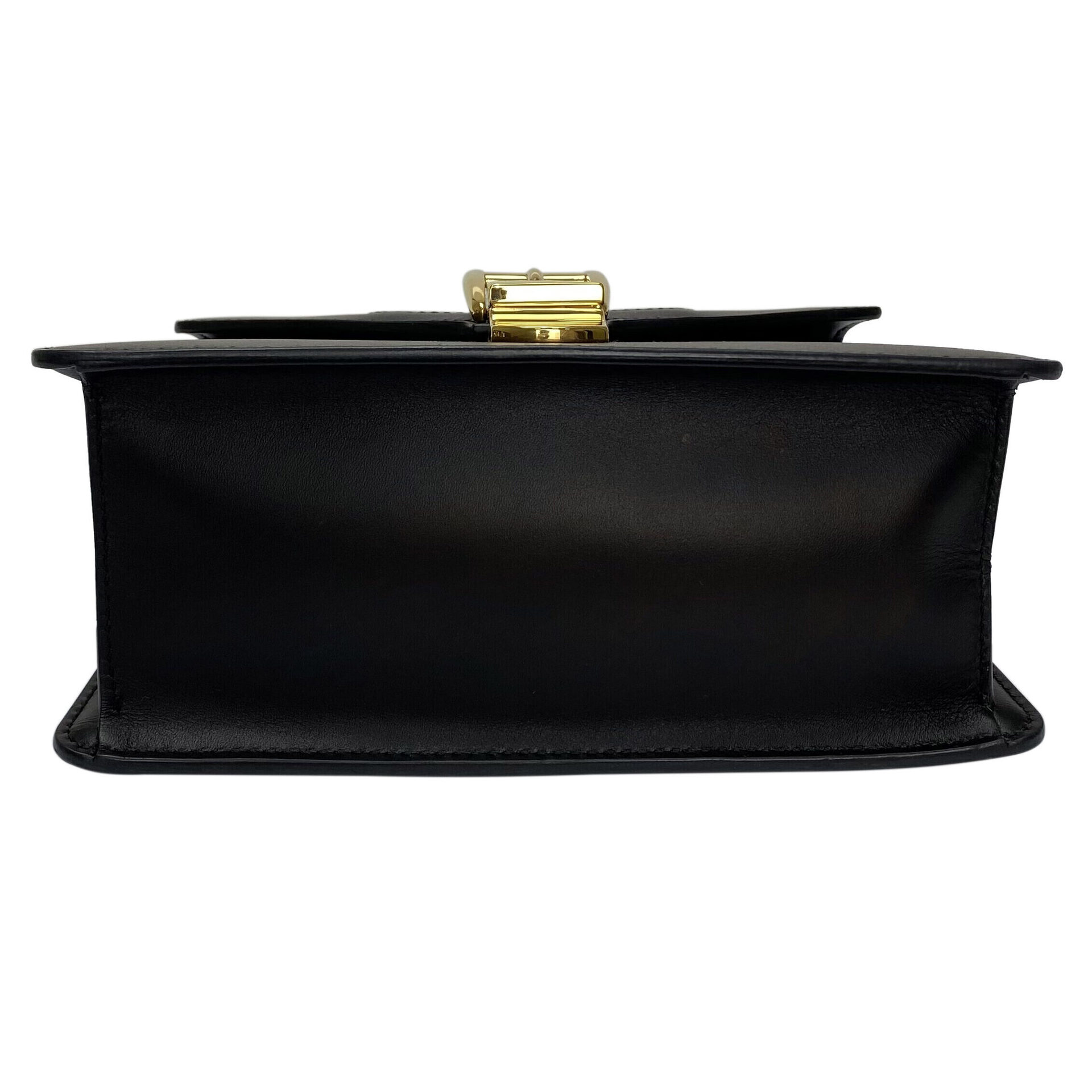 Bolsa Gucci Mini Sylvie Preta