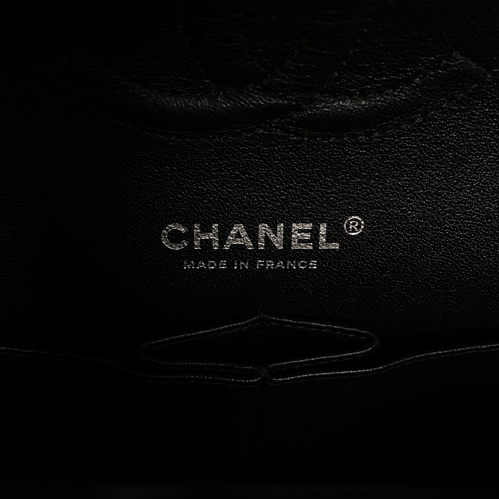 Bolsa Chanel Classic Chevron Preta