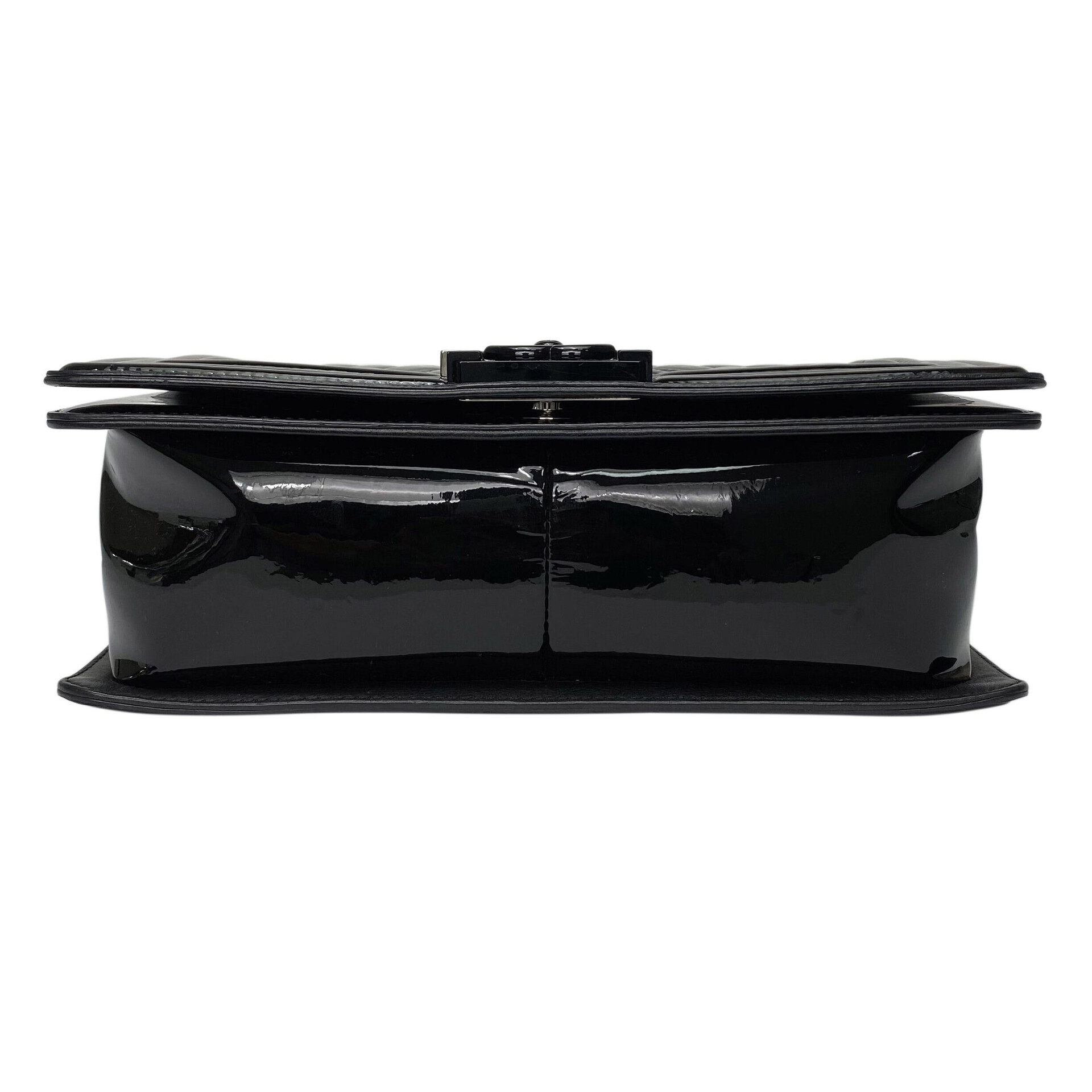 Bolsa Chanel Boy Verniz