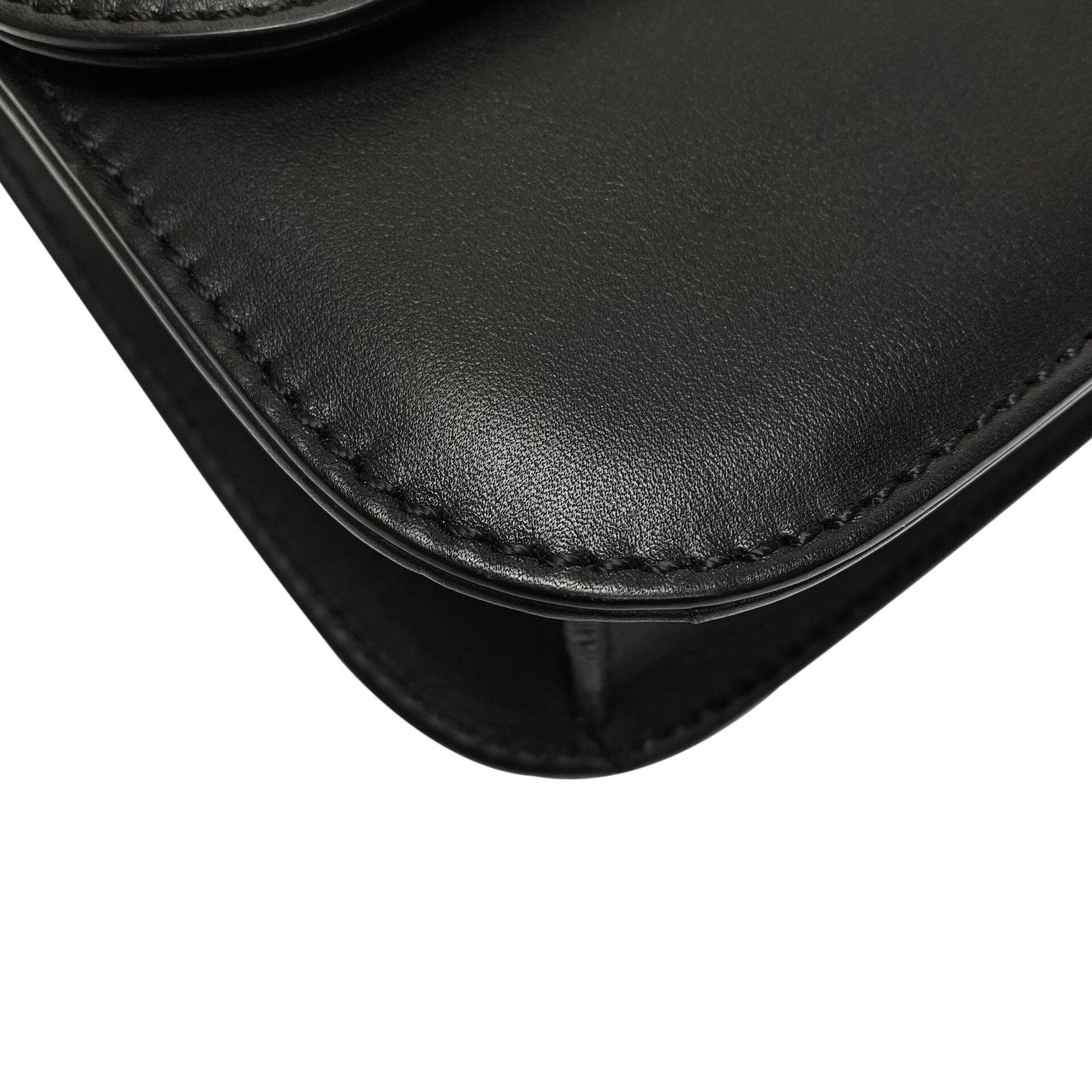 Bolsa Valentino Garavani Glam Lock Preta