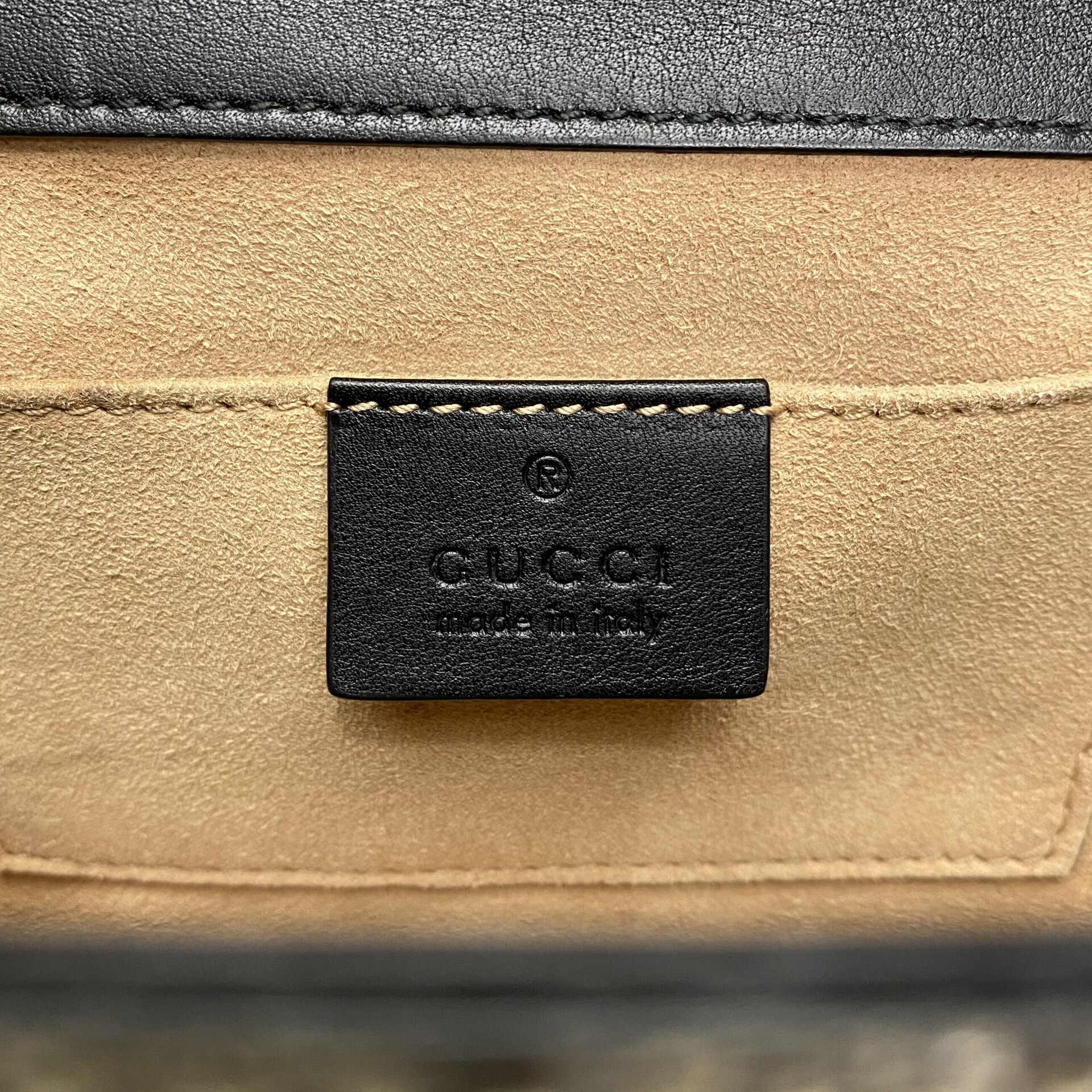 Bolsa Gucci Padlock Bee GG Supreme