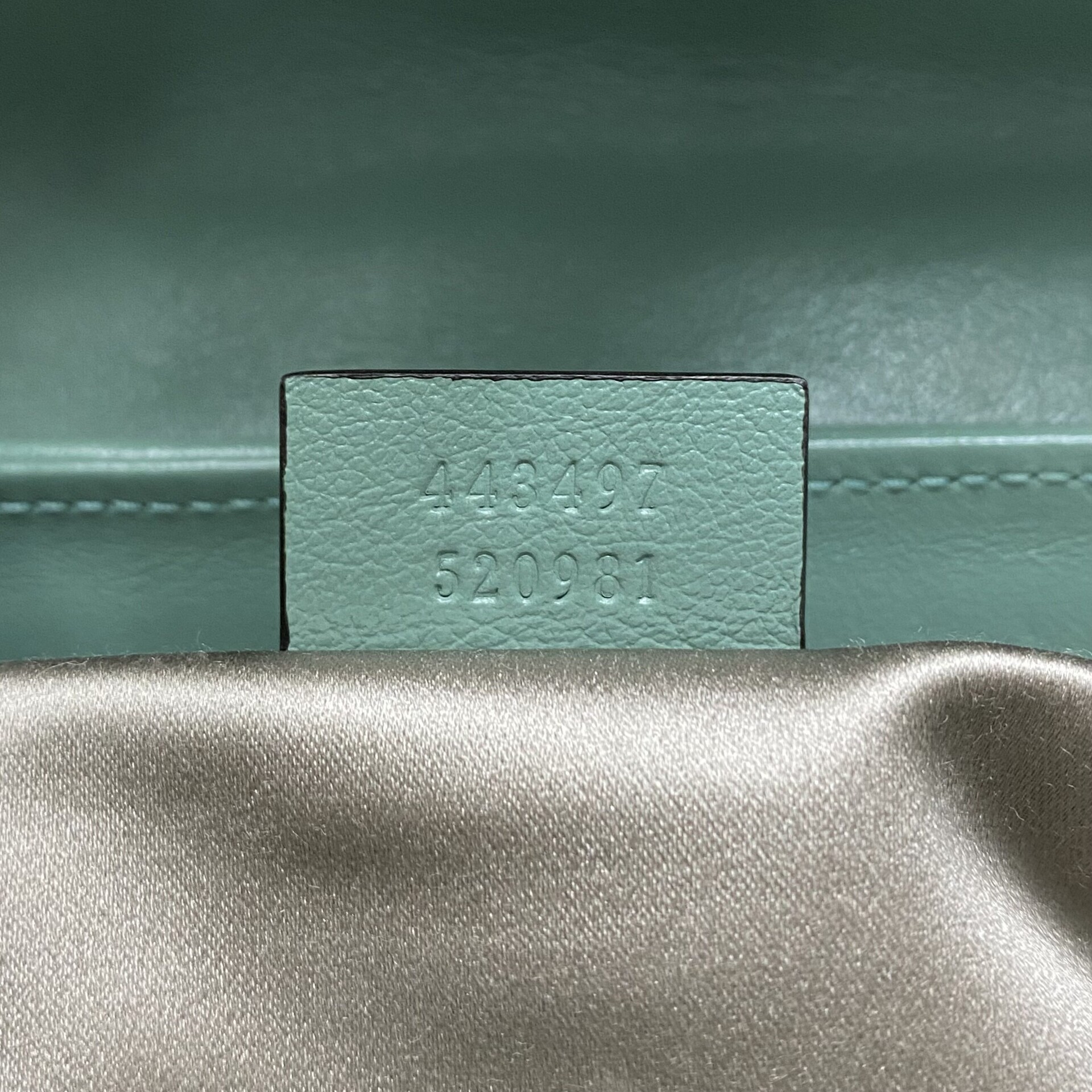 Bolsa Gucci GG Marmont Paetês Colorida