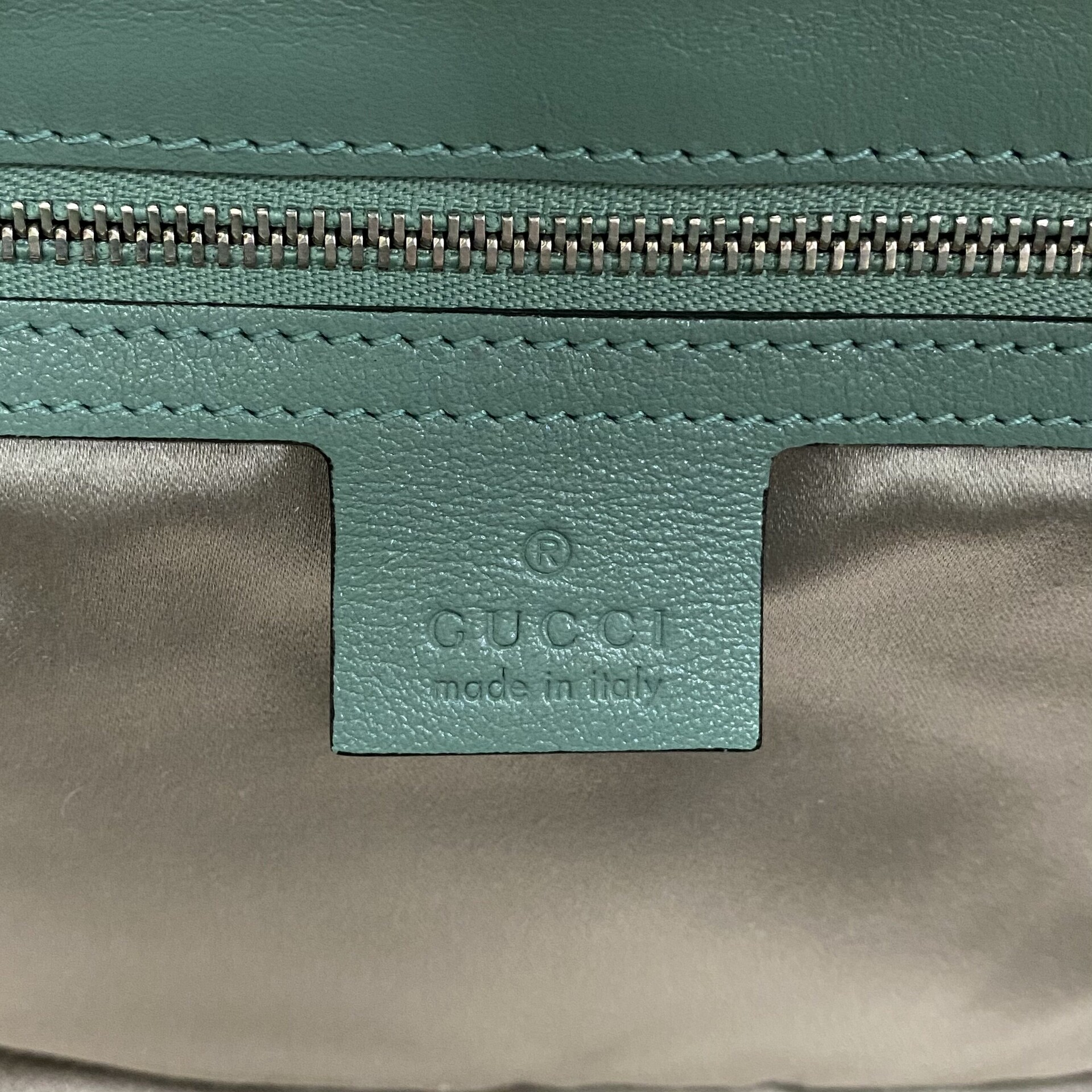 Bolsa Gucci GG Marmont Paetês Colorida