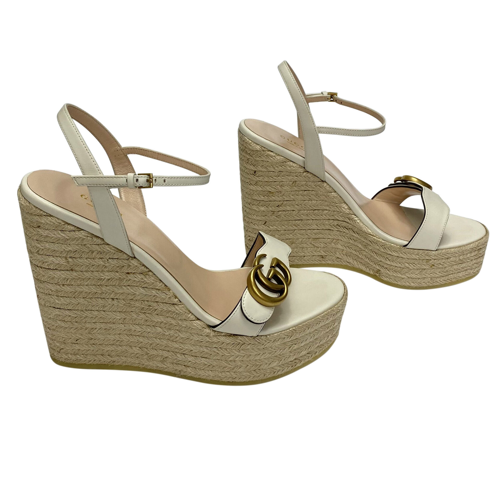 Sandália Gucci Anabela GG Marmont Off White