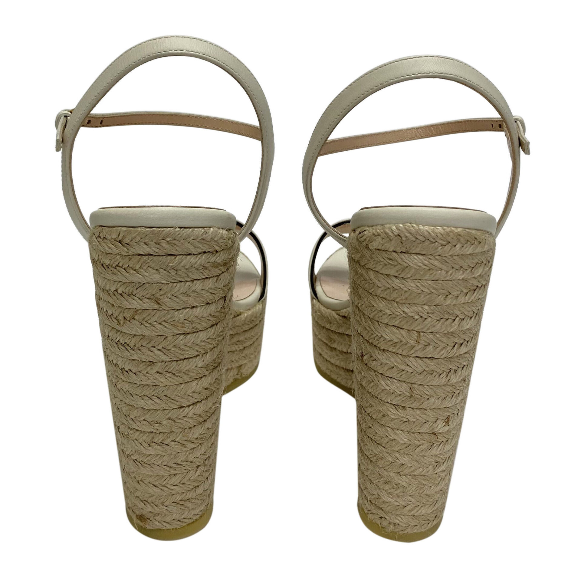 Sandália Gucci Anabela GG Marmont Off White