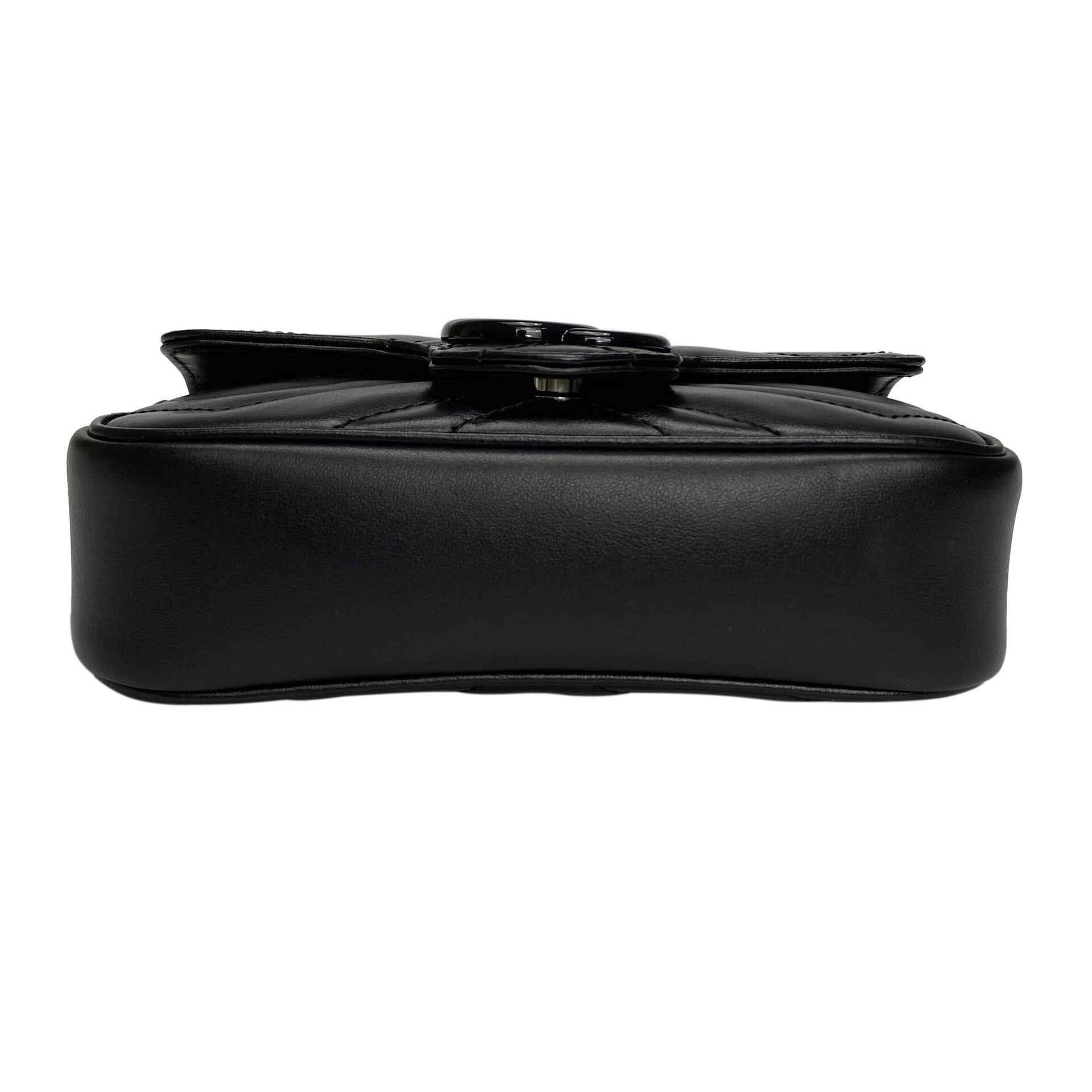 Bolsa Gucci GG Marmont Super Mini Preta