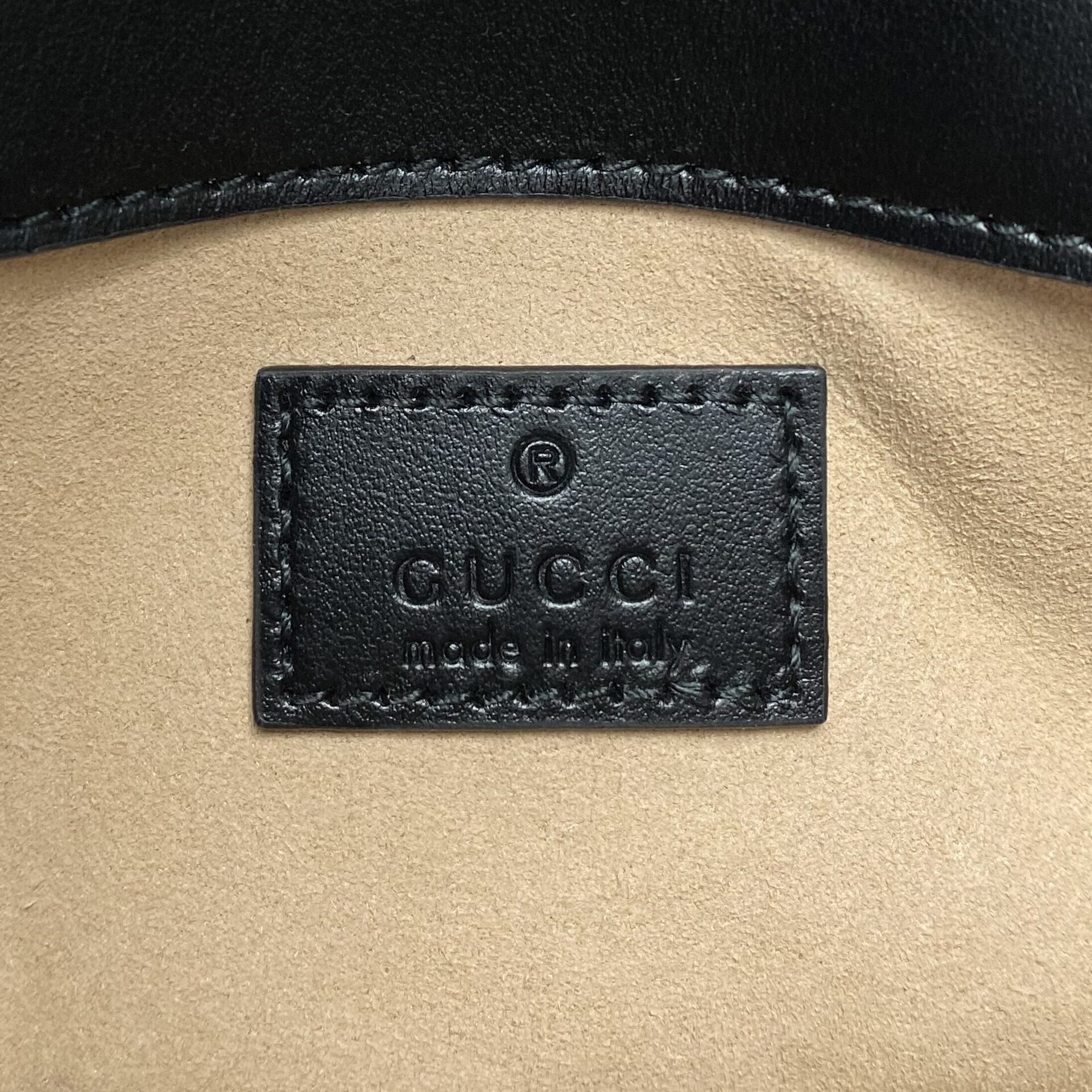 Bolsa Gucci GG Marmont Super Mini Preta
