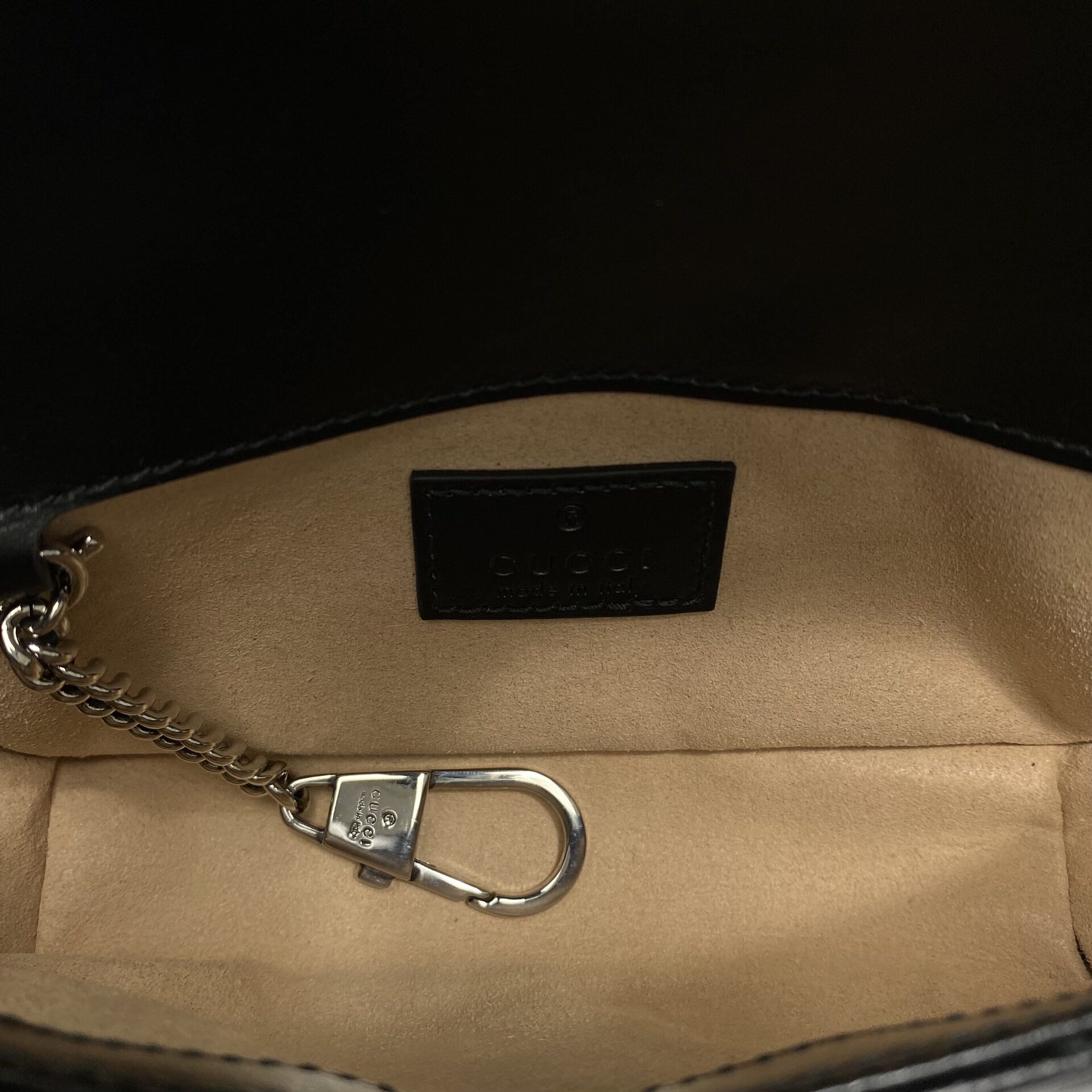 Bolsa Gucci GG Marmont Super Mini Preta