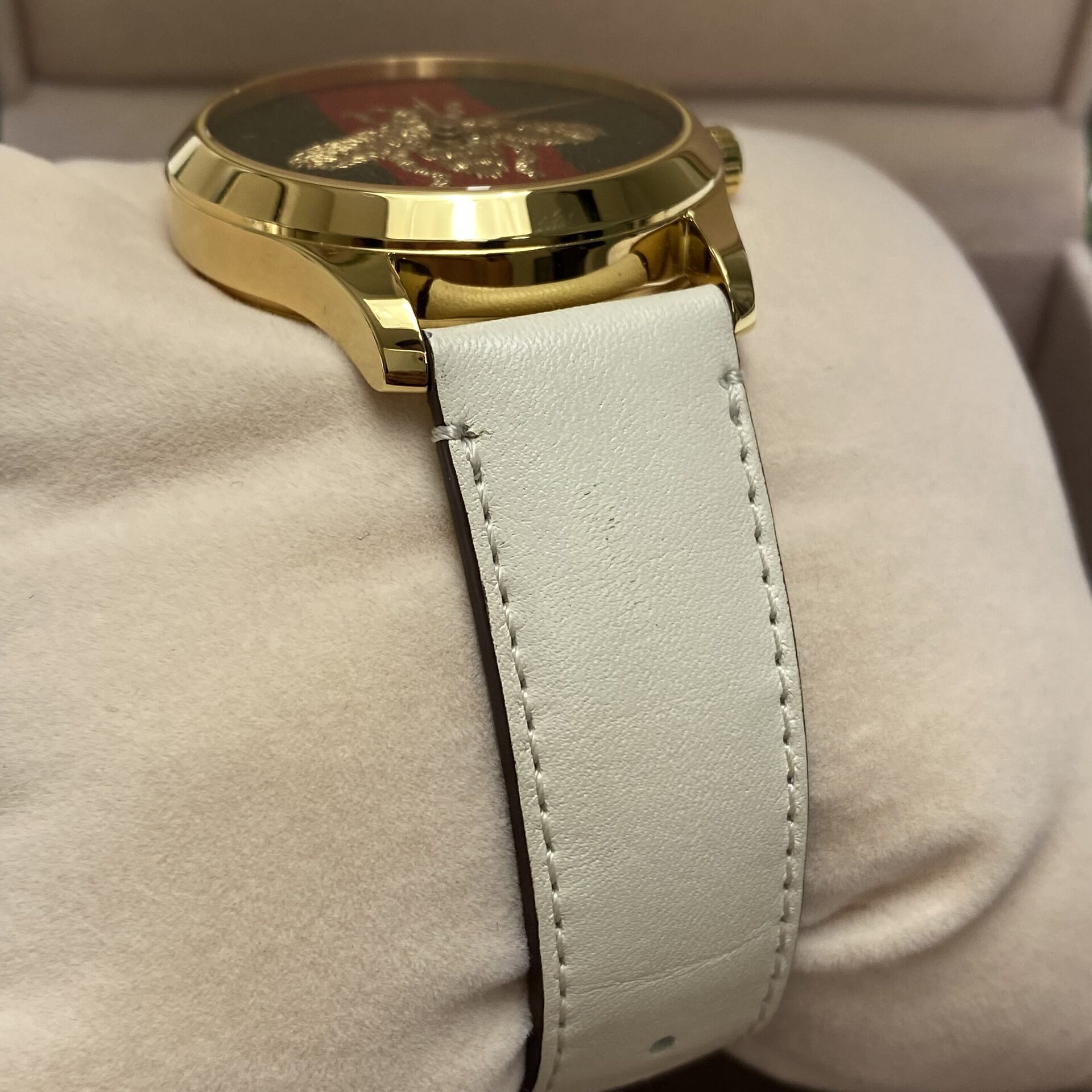 Relógio Gucci G-Timeless - 126.4