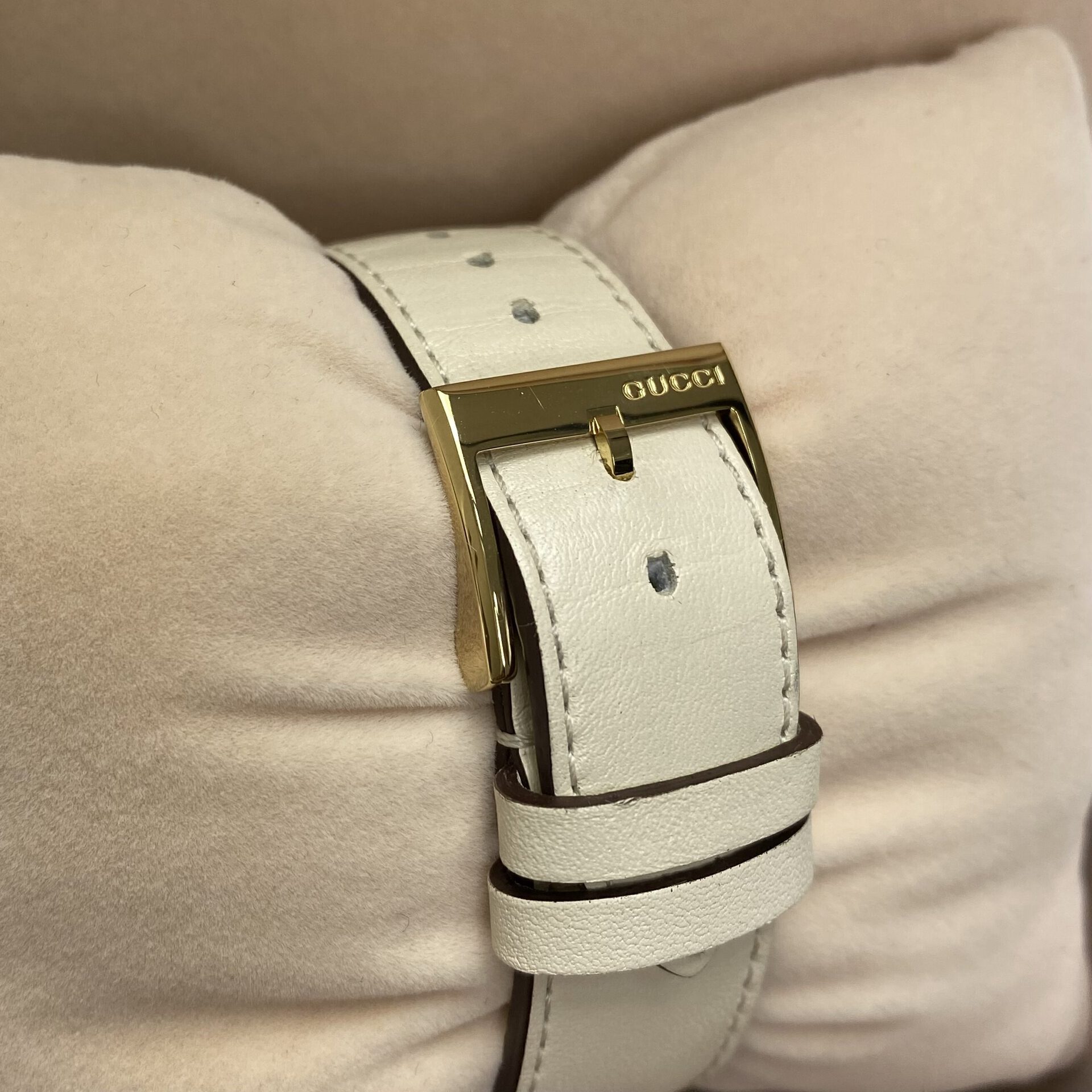 Relógio Gucci G-Timeless - 126.4