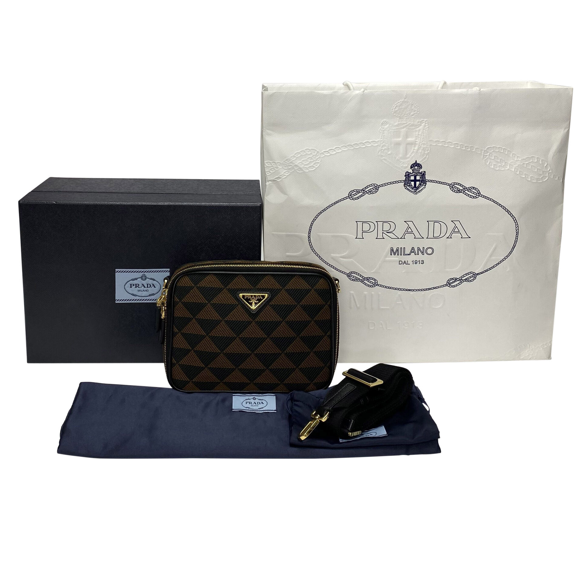 Bolsa Prada Crossbody Symbole com Bordado