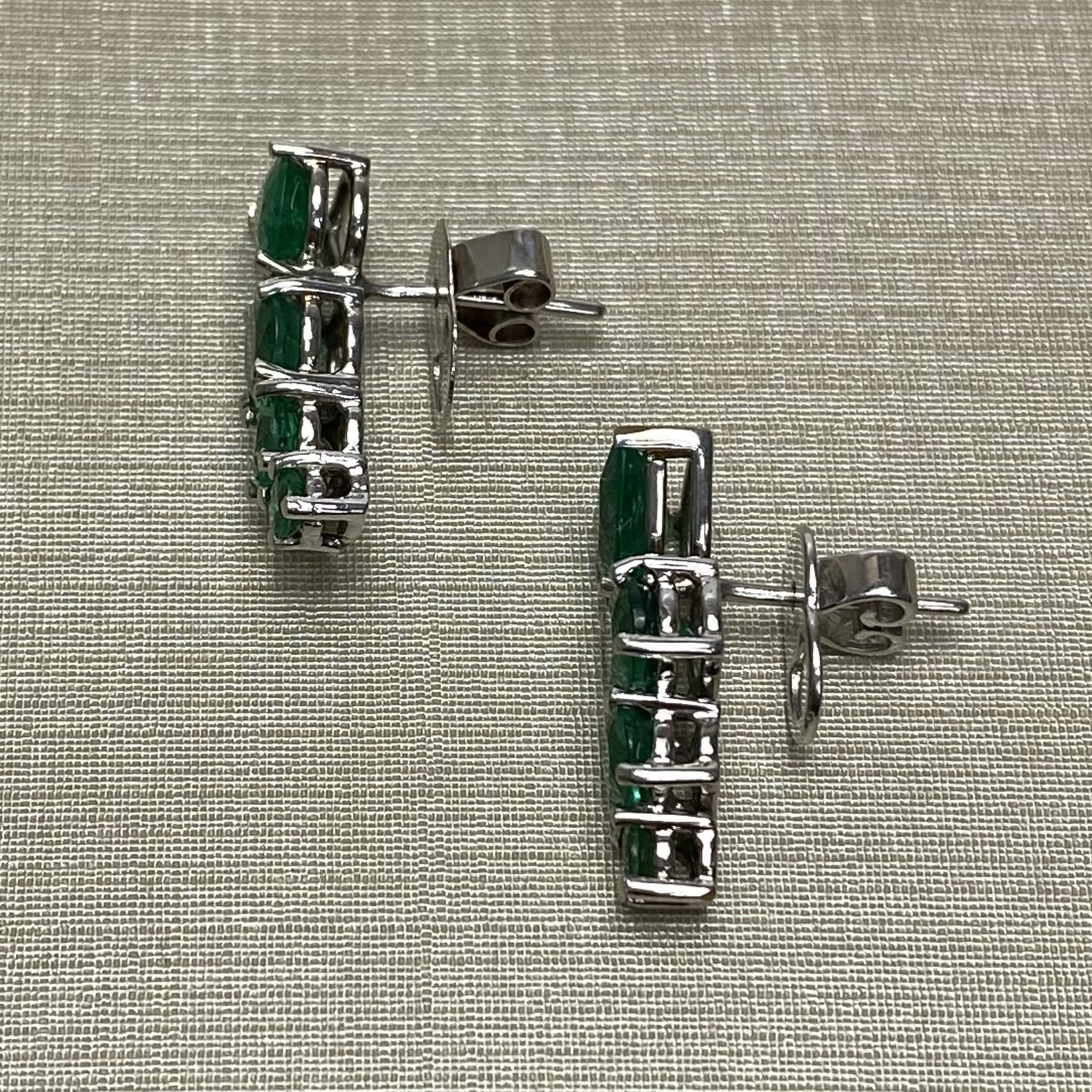 Par de Brincos Esmeraldas - 3.19 ct.