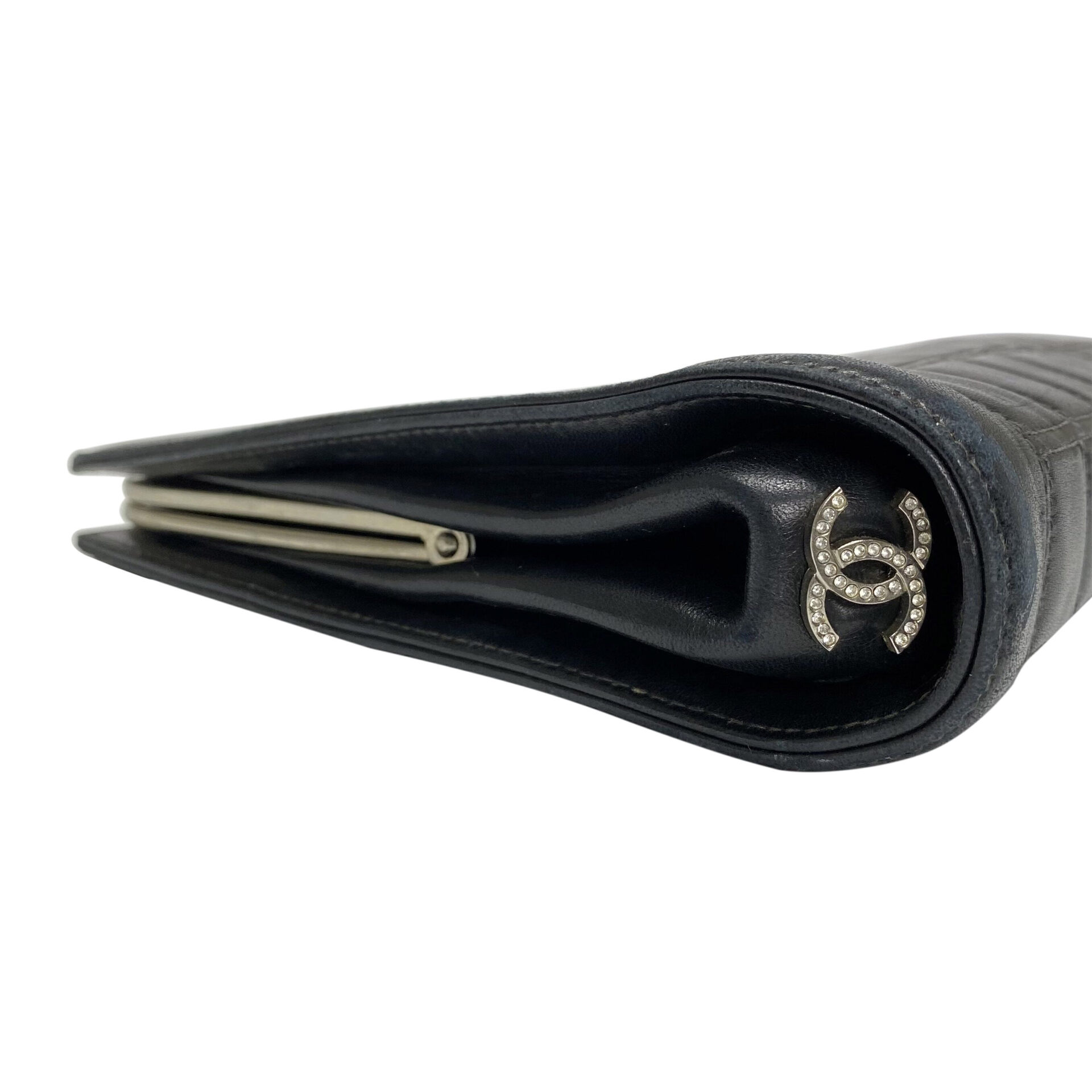 Clutch Chanel Choco Bar CC Preta