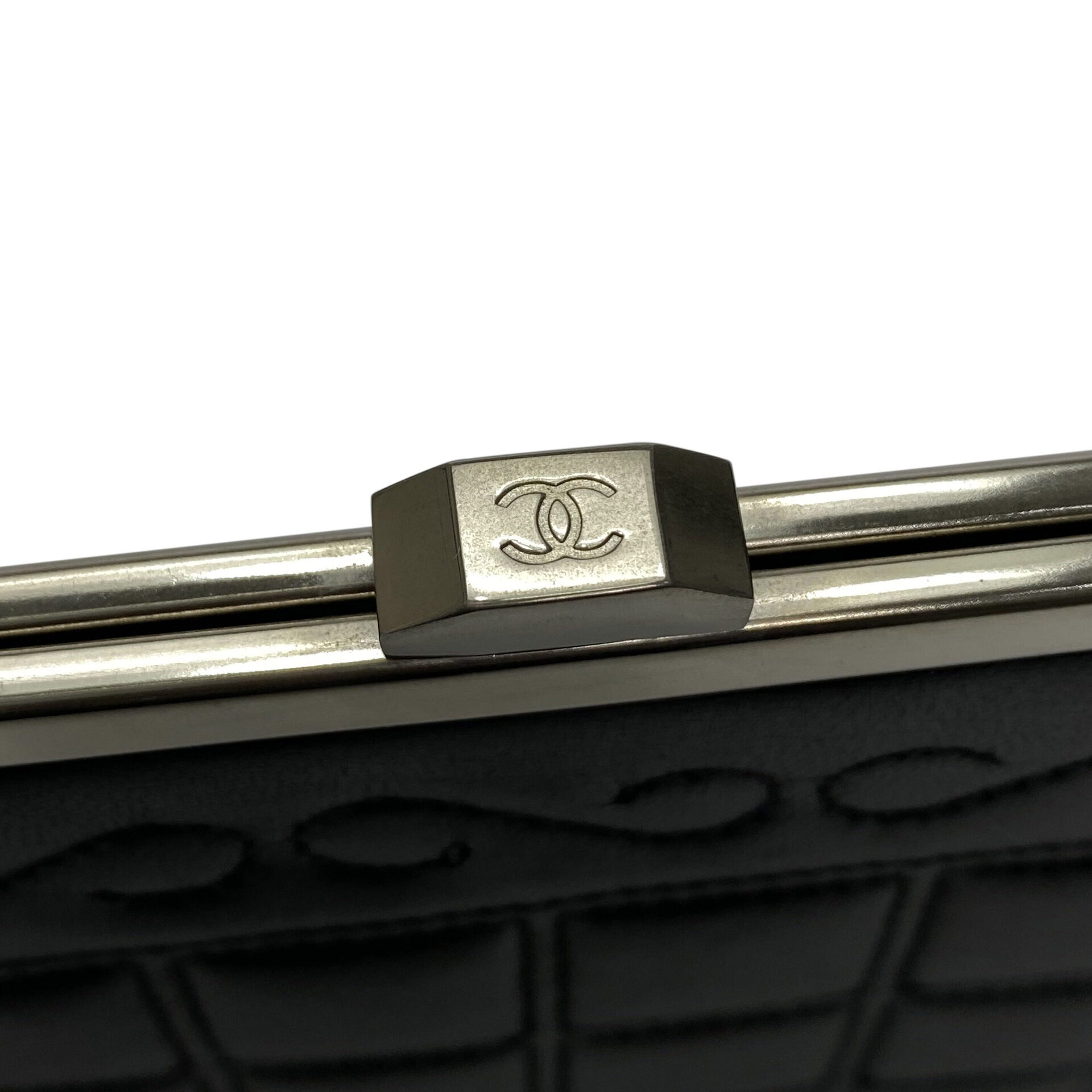 Clutch Chanel Choco Bar CC Preta