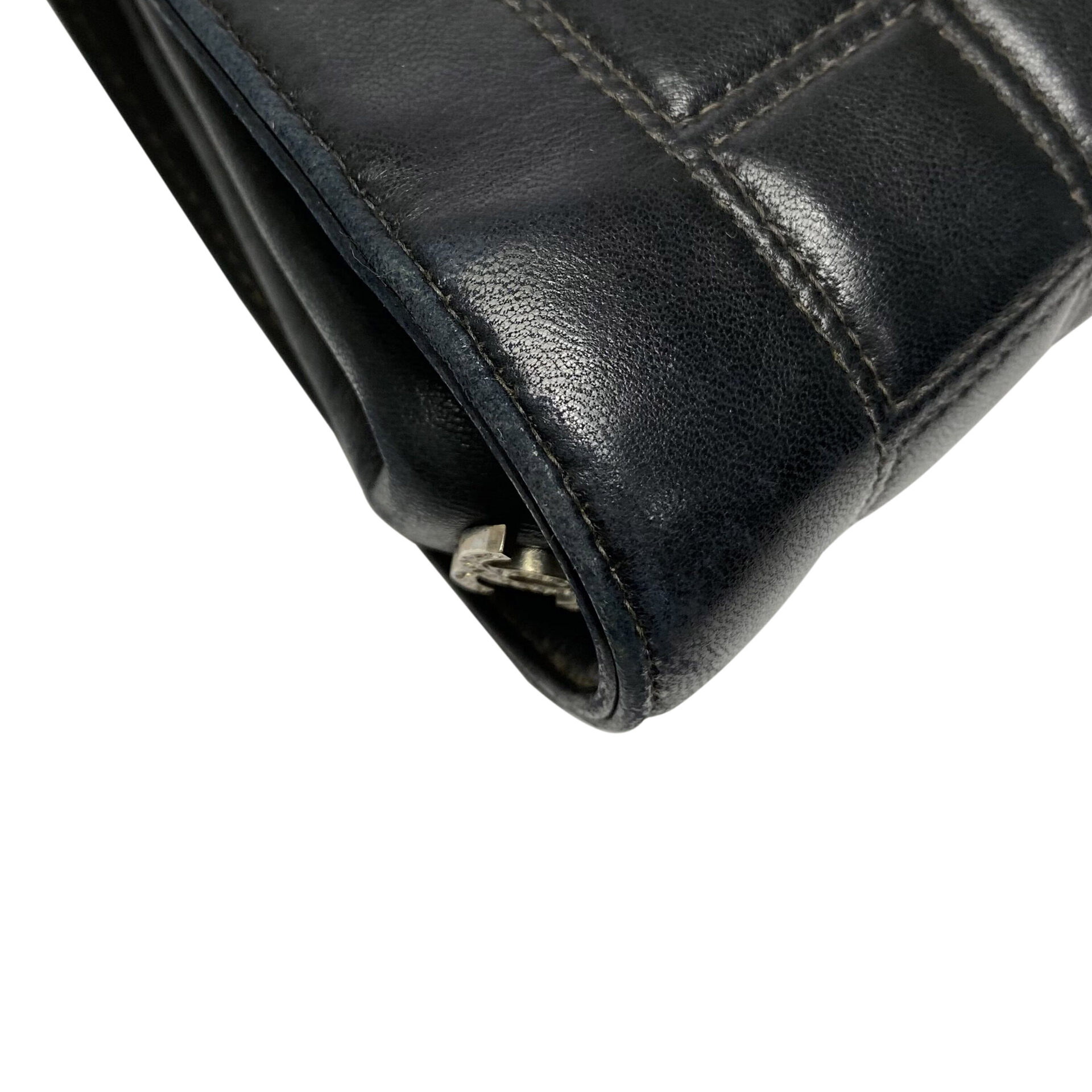 Clutch Chanel Choco Bar CC Preta