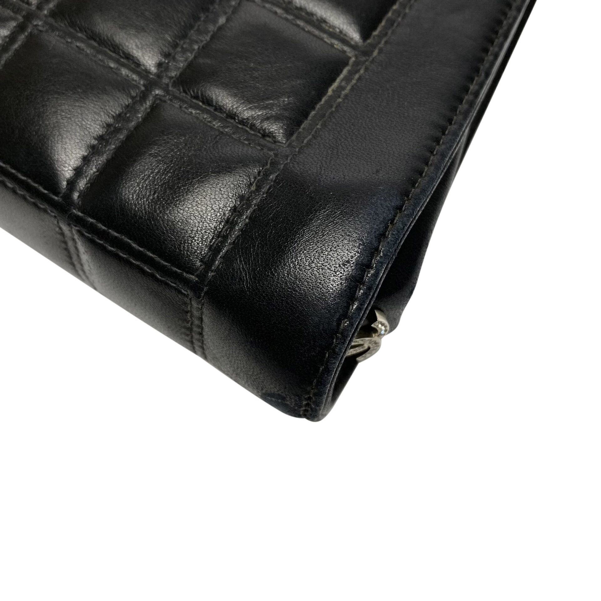 Clutch Chanel Choco Bar CC Preta