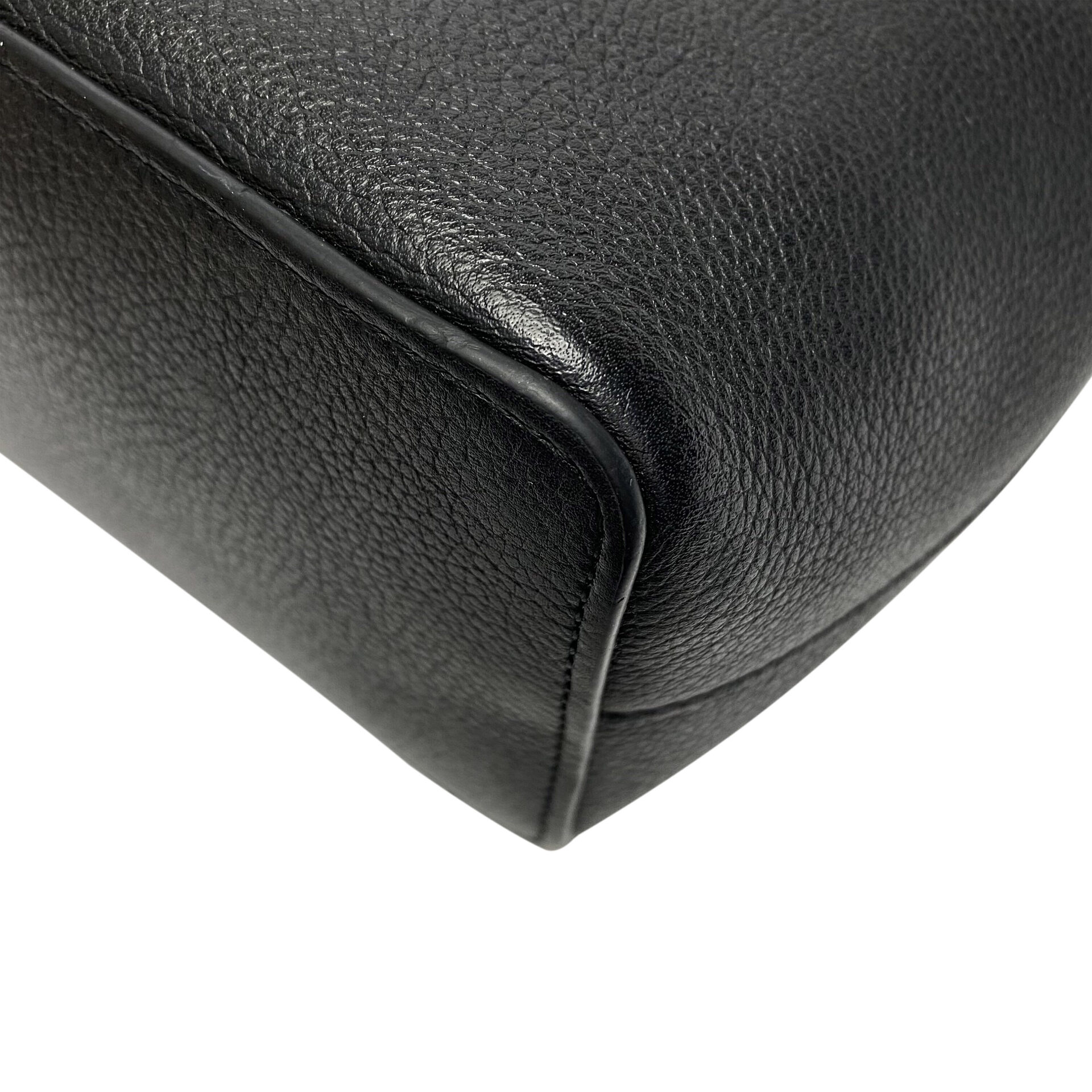 Bolsa Louis Vuitton Lockme Nano Preta