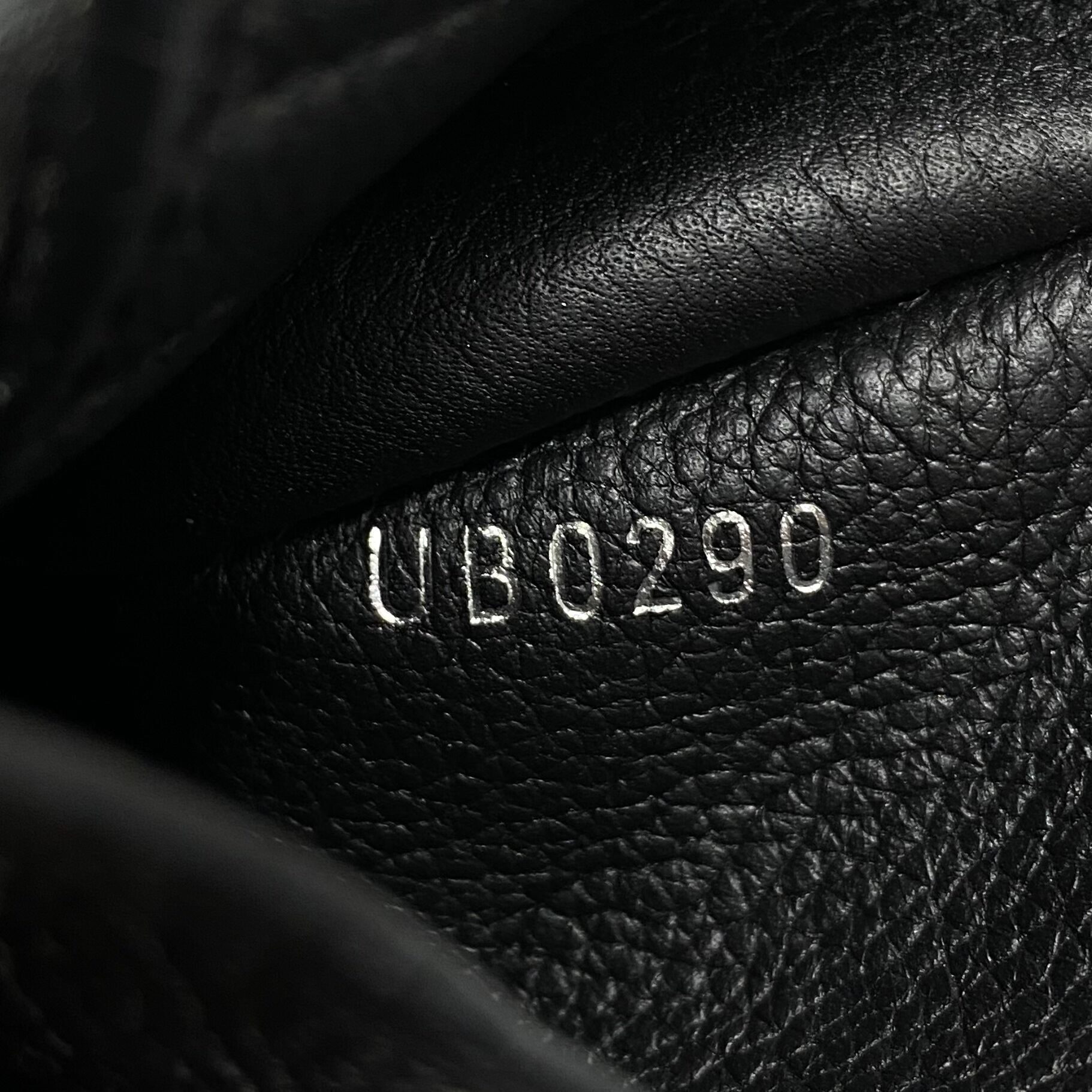 Bolsa Louis Vuitton Lockme Nano Preta