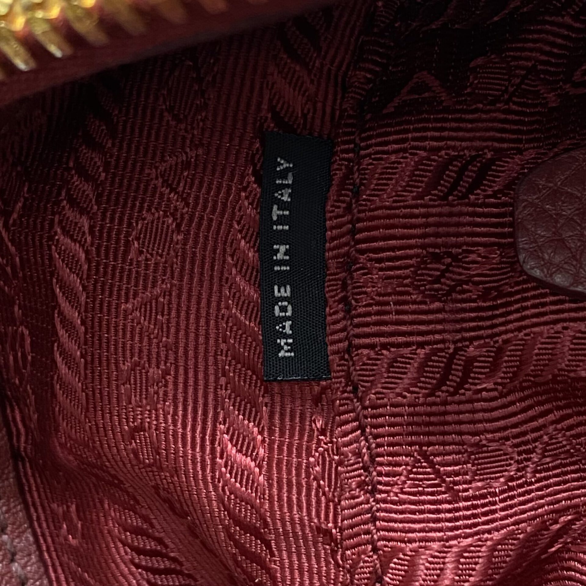 Bolsa Prada Couro Vinho